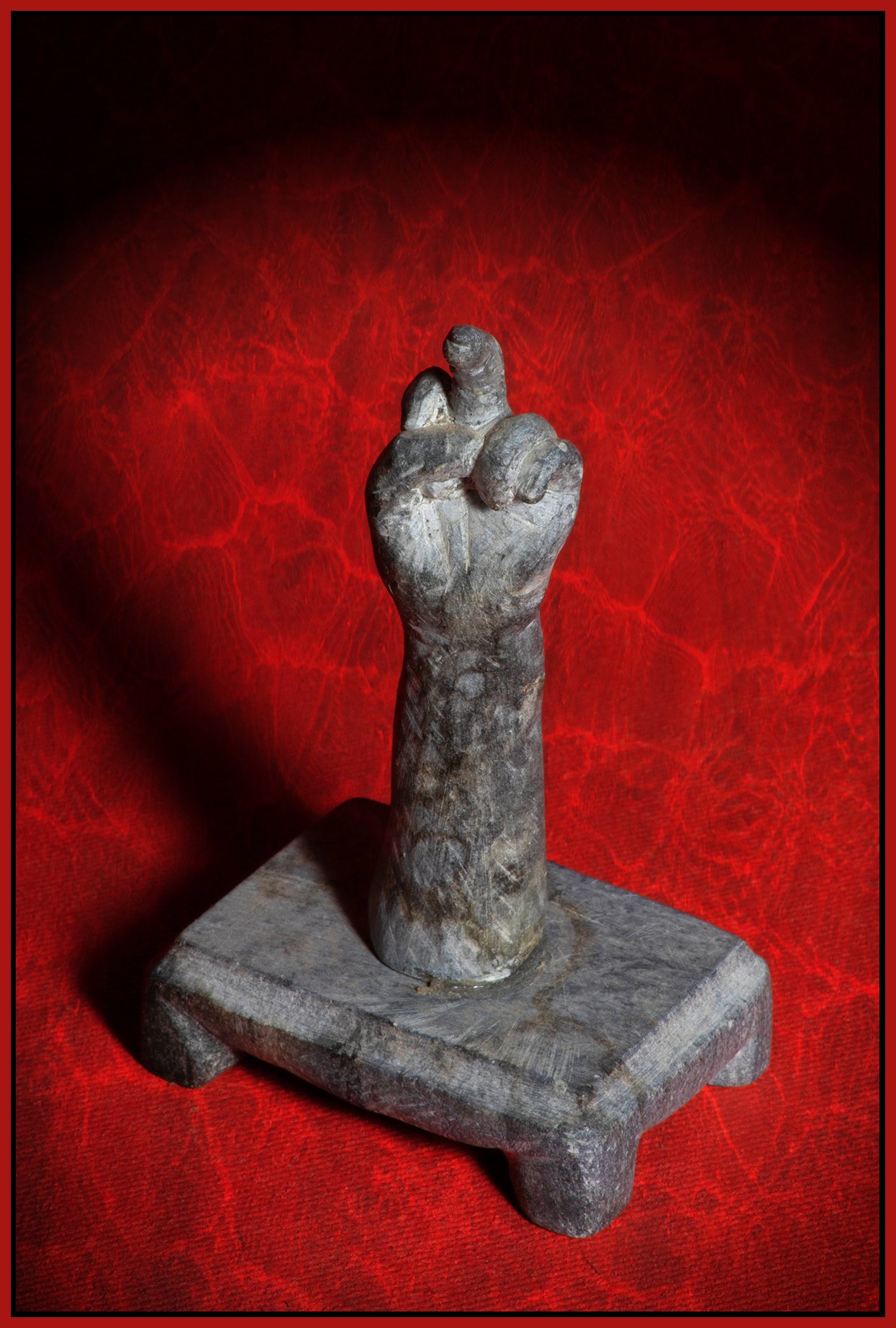 Soapstone Finger_Nov 25_2022_CR2_5C7832_peDecRadVig_UrV_4x6s.jpg