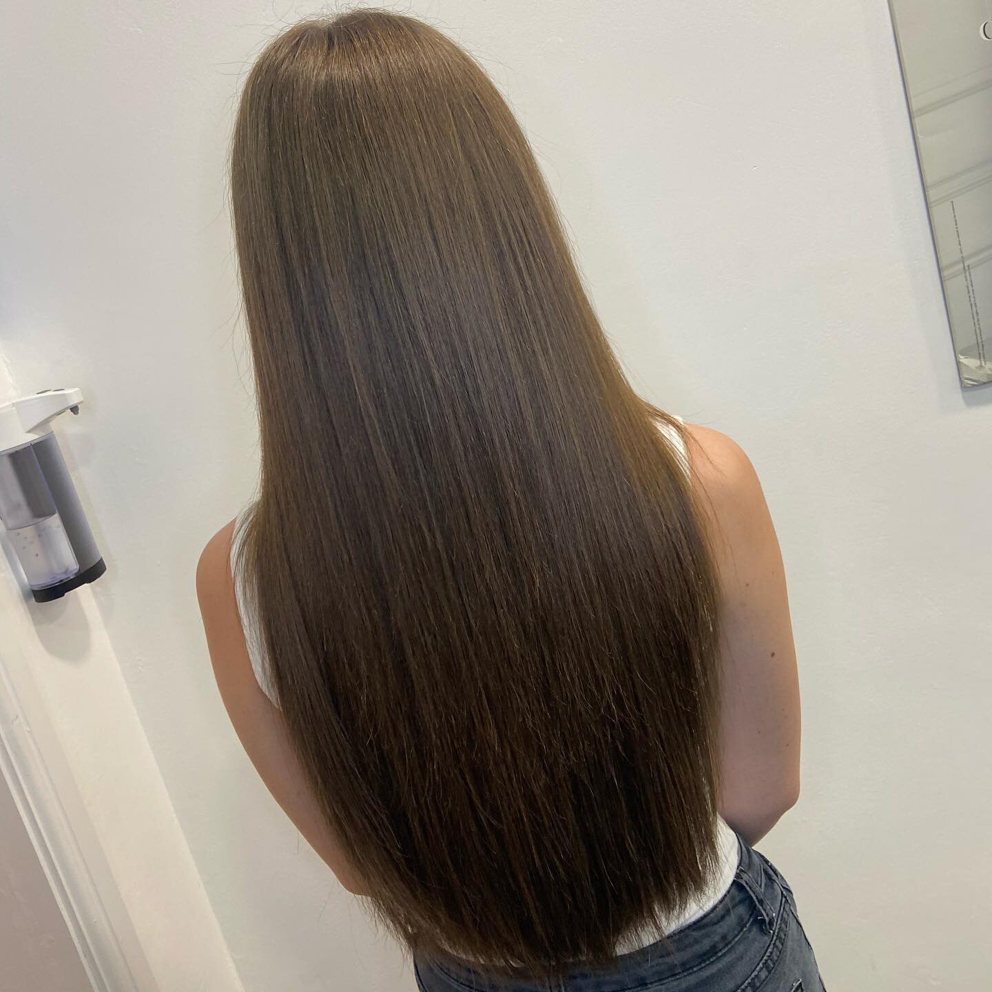 When that Blend is Seamless

If it looks natural straight it will look natural wavy!

Most of my pictures are always of wavy finishes but I never hide my cut and every client is shown the finished look smooth before I wave it up!

How insane is this 