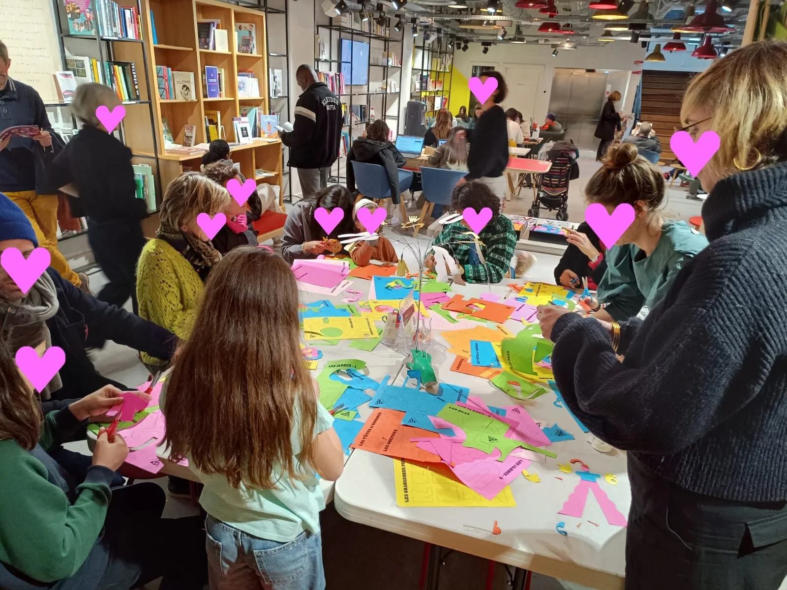 fresque-artistique-papier-maif-social-club.jpeg