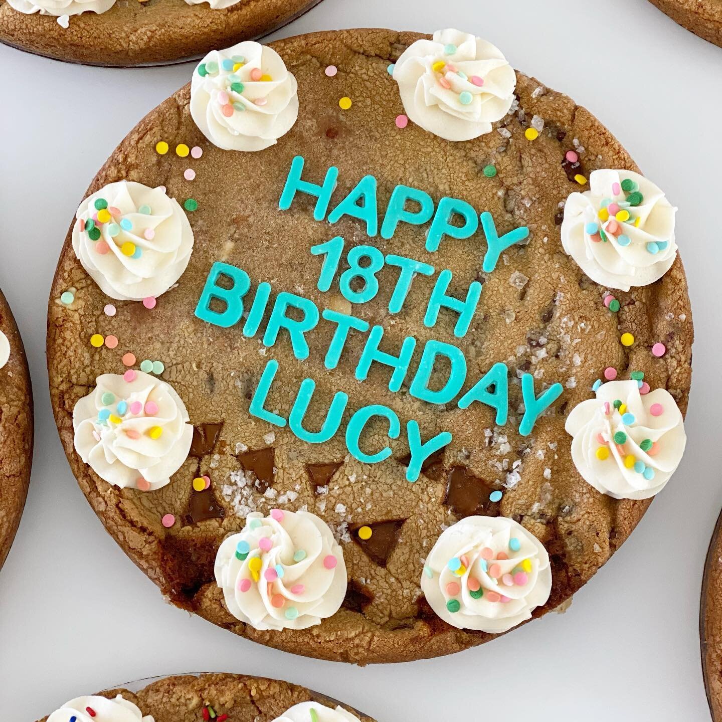 It&rsquo;s Cookie Cakes on repeat over here! 

Go to highlights to see how to order one for yourself! 

#cookiecake #chocolatechipcookie #giant #happybirthday