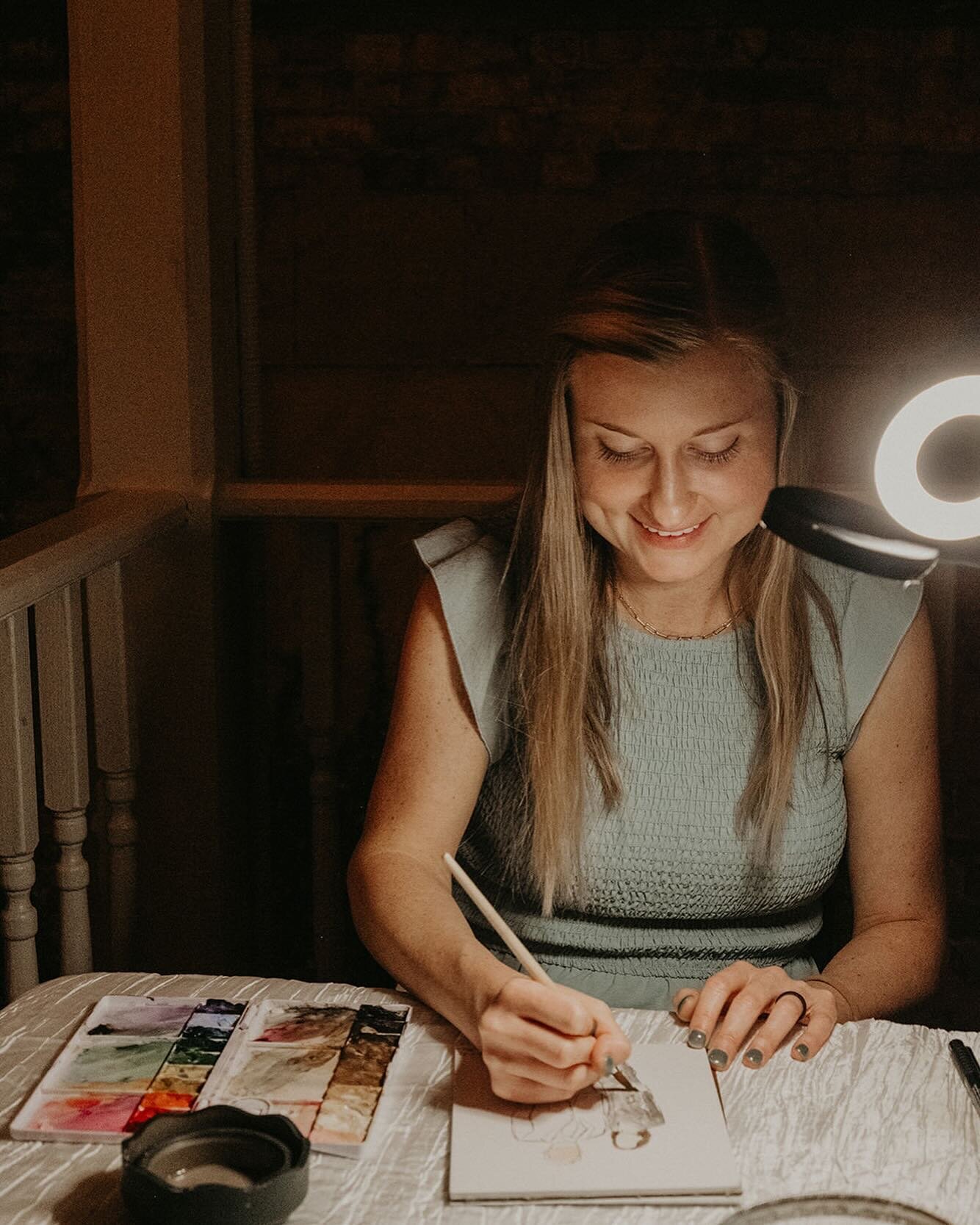 Pretty much all smiles when I&rsquo;m painting for people! 

Really really REALLY love this action shot by the talented @nikknguyenphoto and his awesome team!

Vendors:
Venue coordinator: Aly aly@justinessecrethouse.com;
Photography: Nikk Nguyen Phot