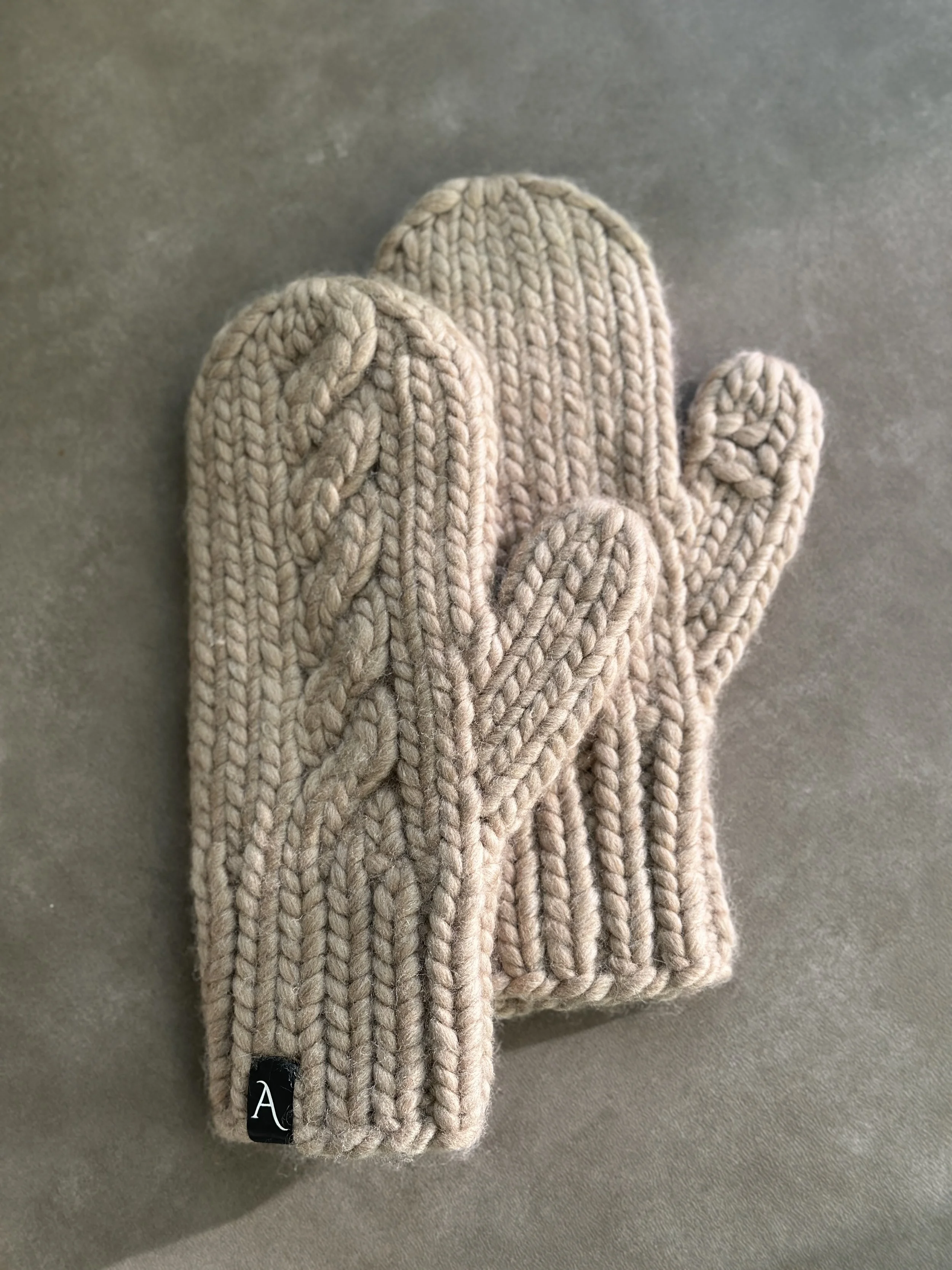 Alpine mittens -  sand.JPG
