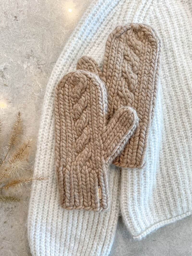 Alpine_Mittens_-_sand_1_optimized_250.jpg
