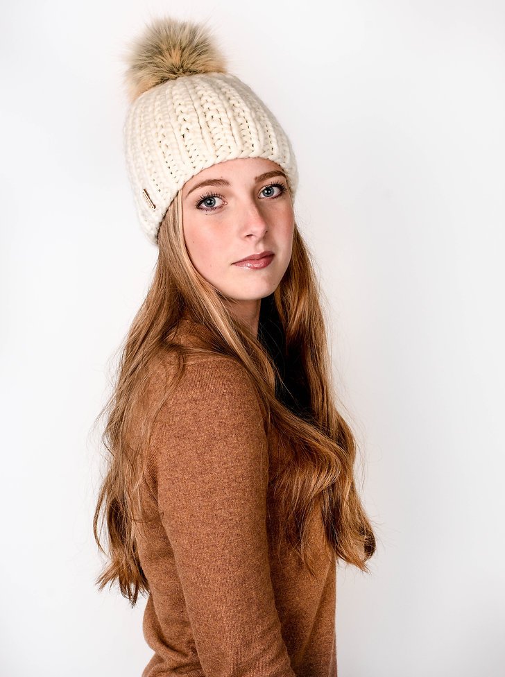 Oxford - Ivory, fur pom, model 1.jpeg