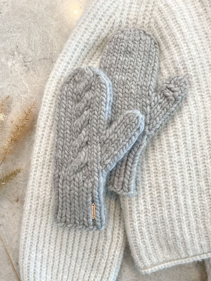 Alpine_Mittens_-_heather_grey_2_1_optimized_250.jpg
