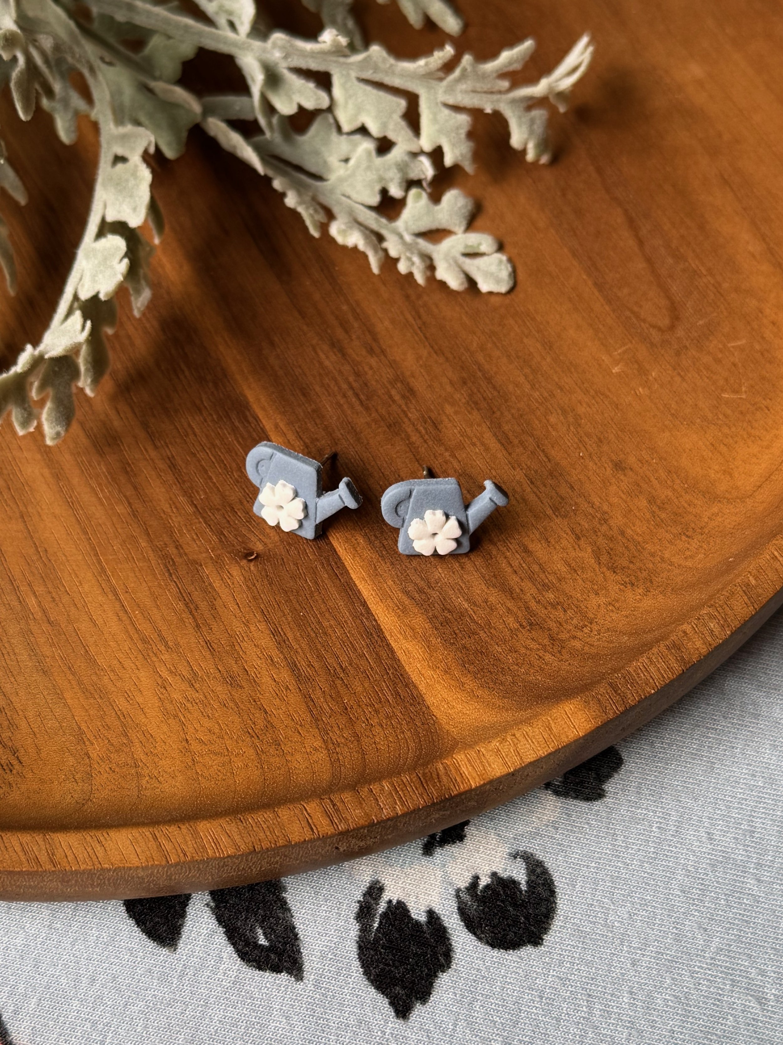 Watering Can Studs