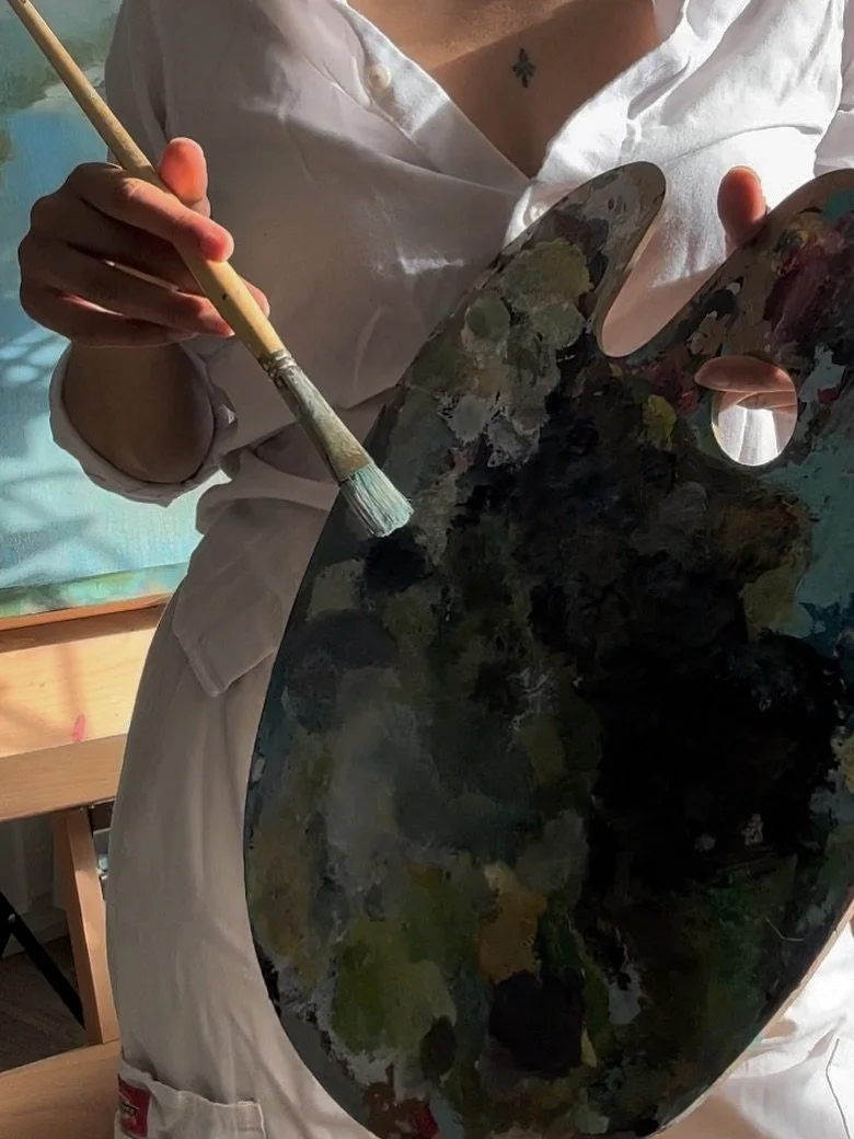 Thankful for these moments 🌞🙏 My November showcase is less than 10 days away!

Saturday, November 22 @ 6pm-10pm. I&rsquo;m excited to see you there!

Grateful @familytiesworkshop for having my paintings in the space once again 💫