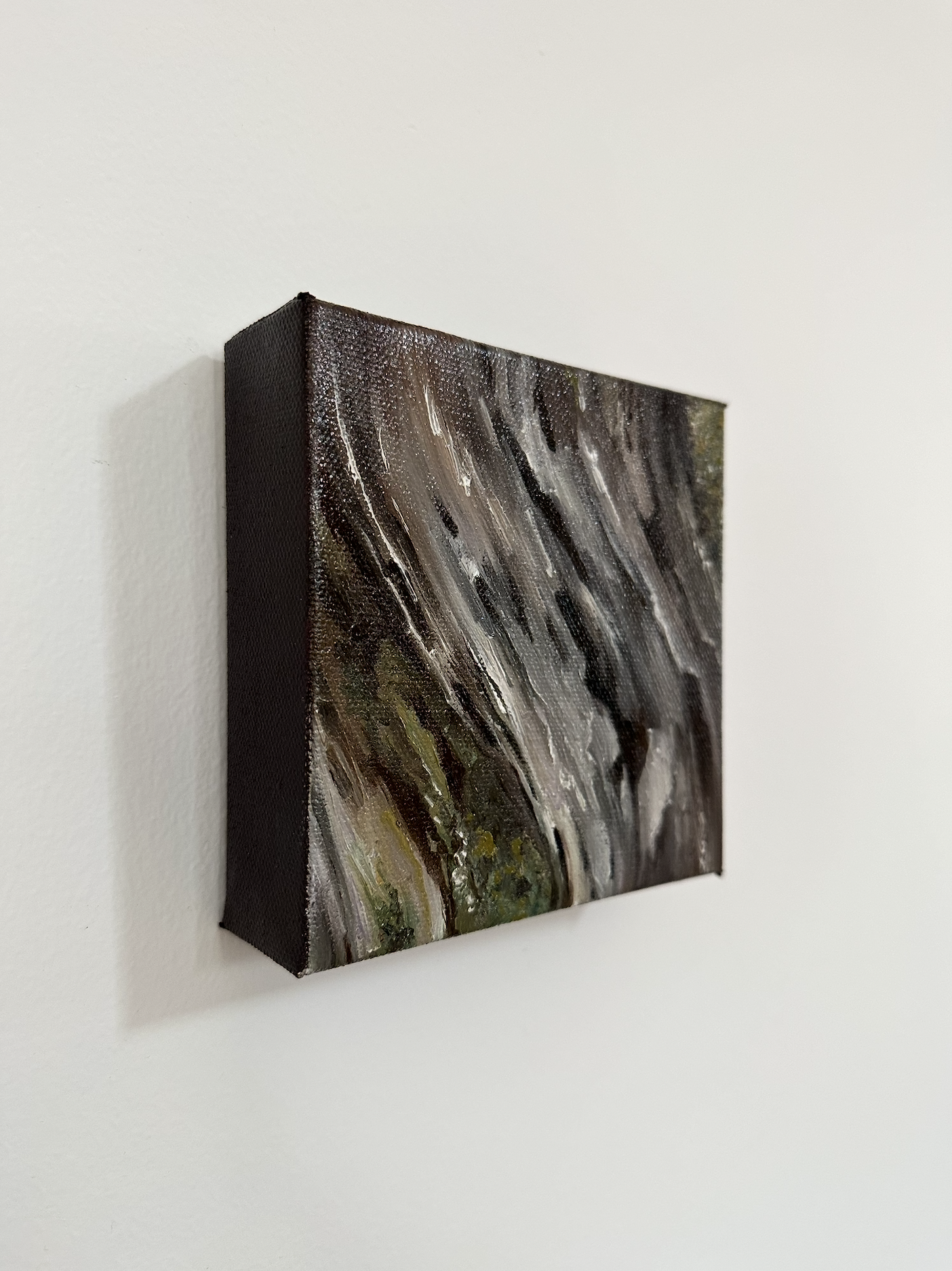 Moss II - varnished side profile.png