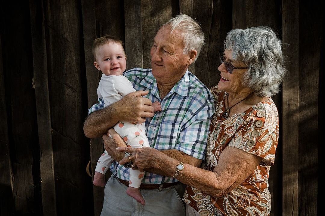 Precious family memories 🧡

📷 @freedomgarveyphotographer at Wildcroft Barn