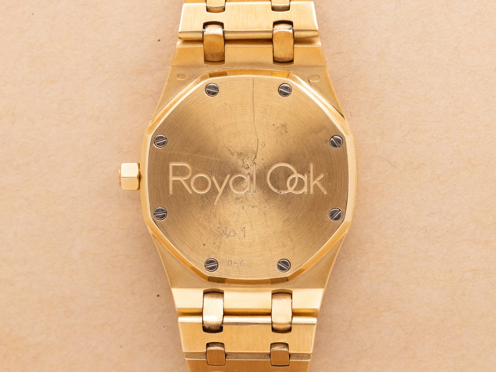 AP_25594BA_Champagne_THHKC260819-14.jpg