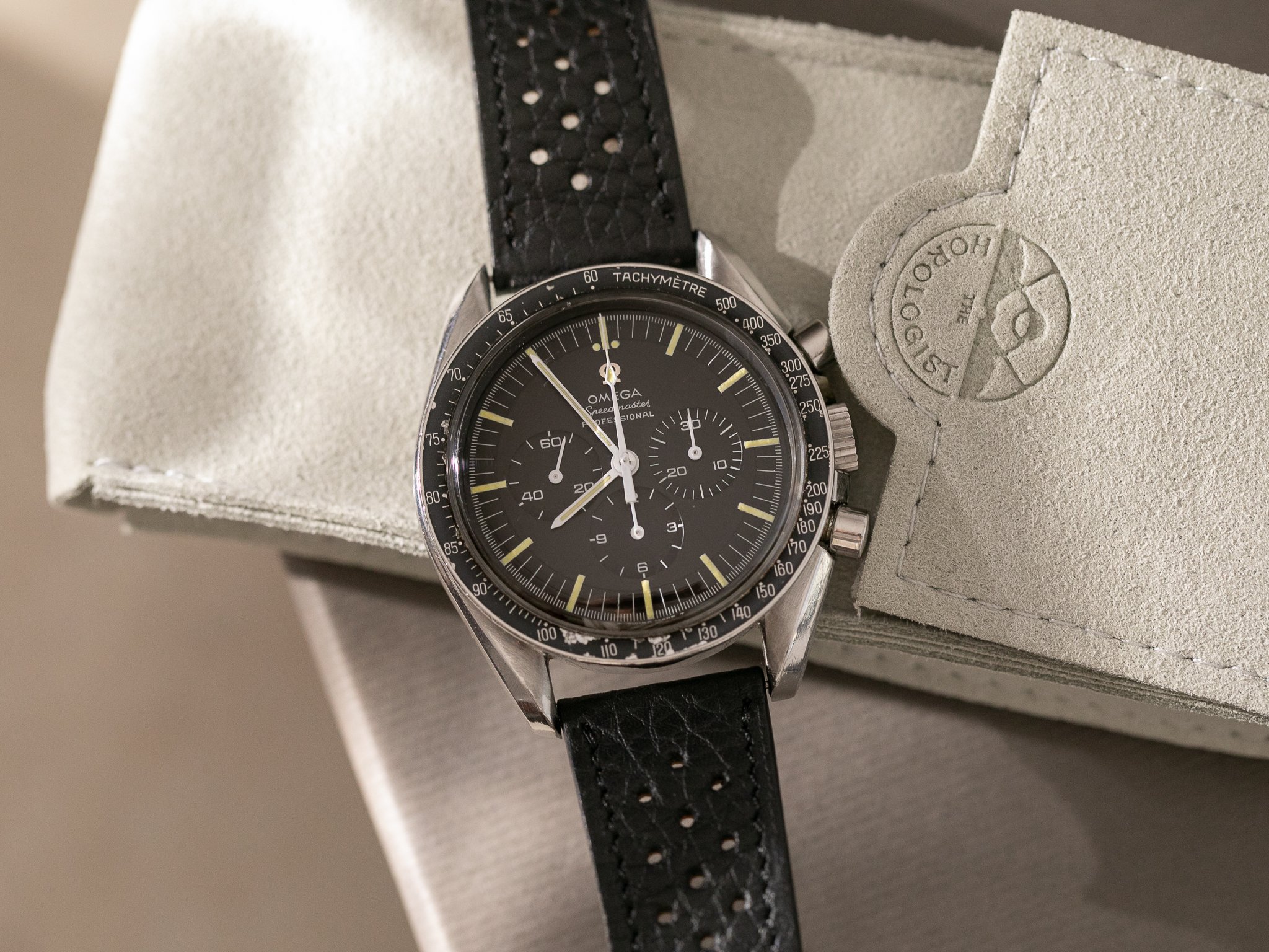 Omega_Speedmaster_321_THHKC000112B-1.jpg