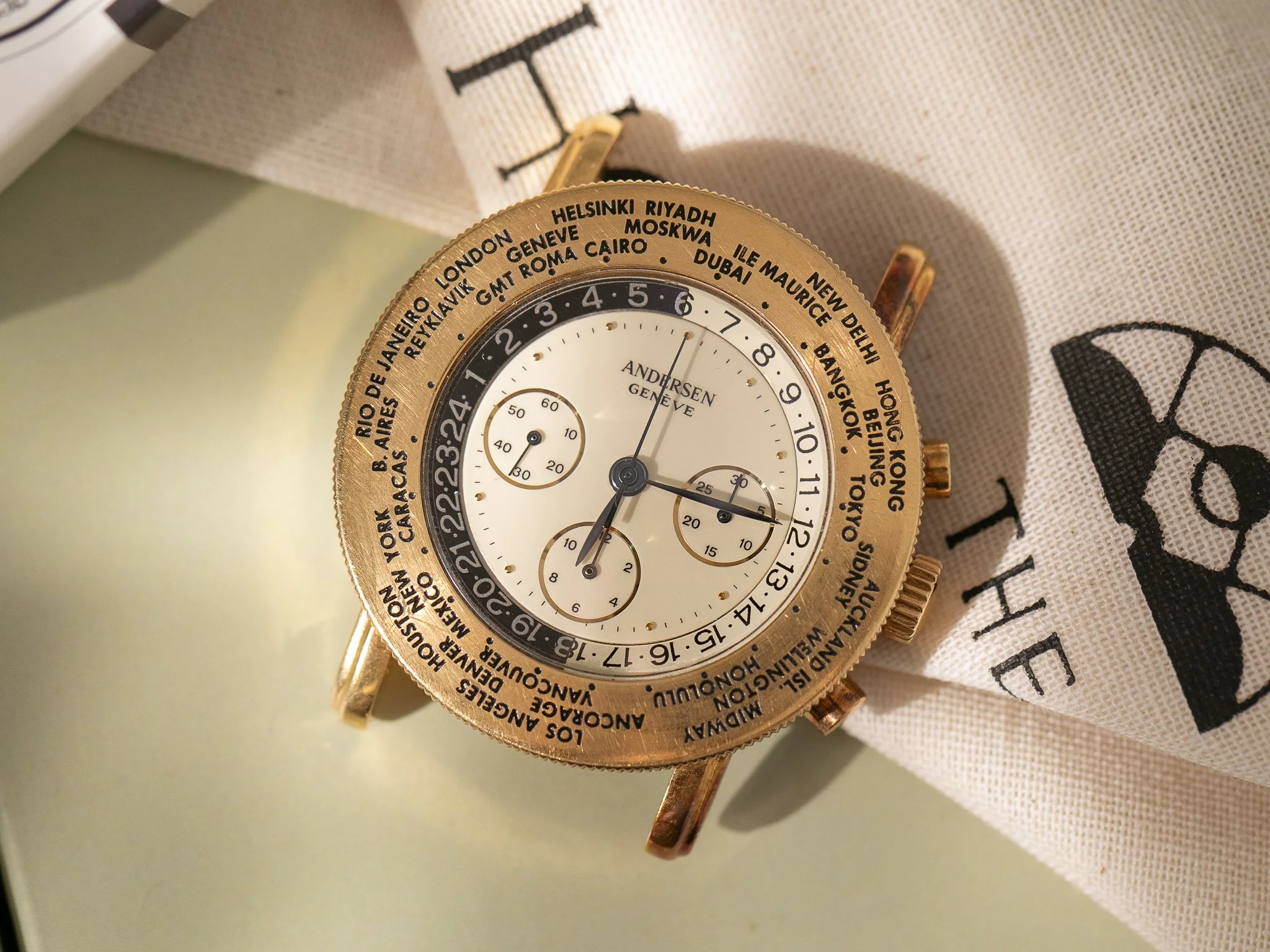 ANDERSEN_GENEVE_Worldtime_Chronograph_THHKC251212-01.jpg