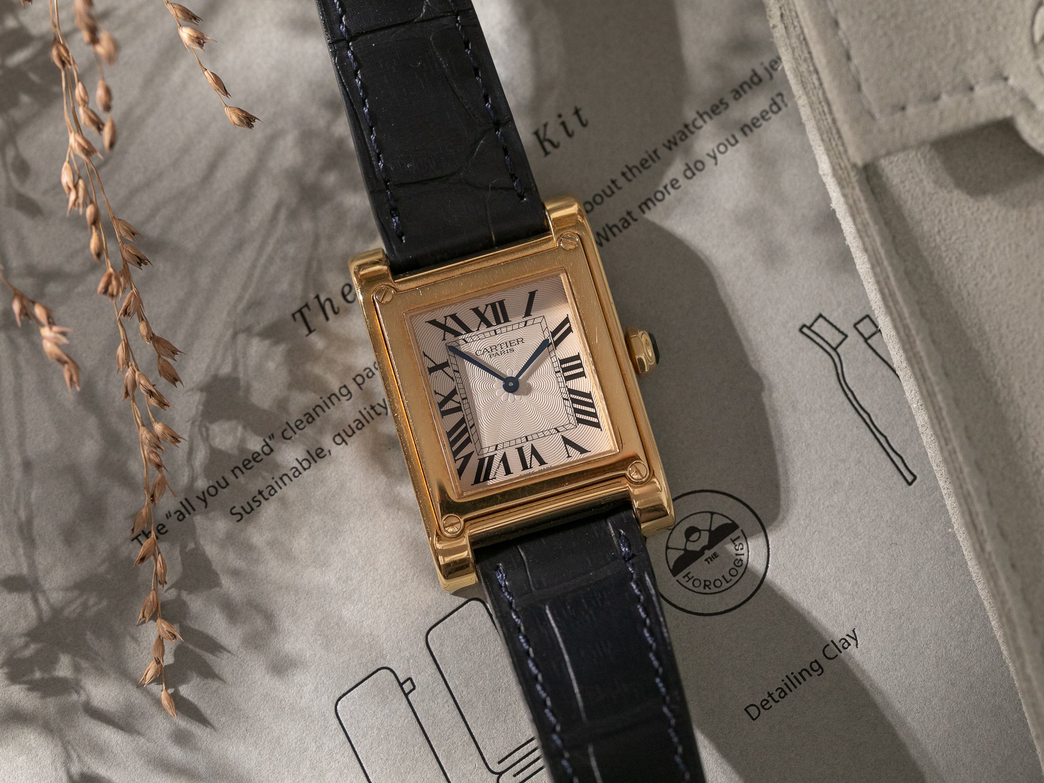 Cartier_Tank_A_Vis_CPCP_THHKC000109A-01.jpg