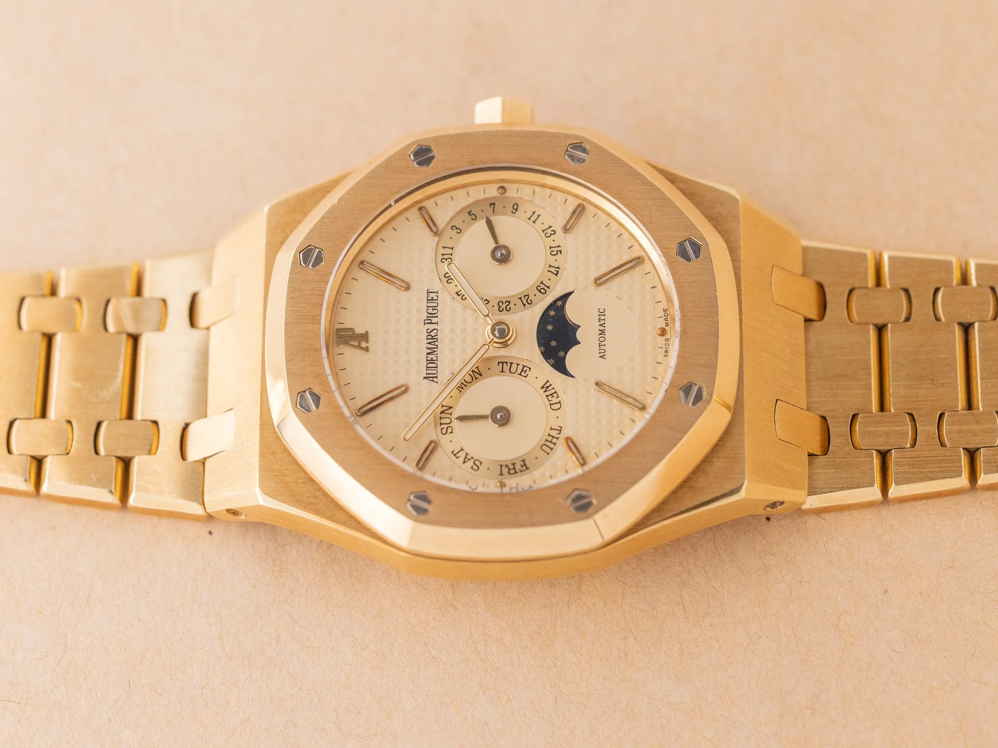 AP_25594BA_Champagne_THHKC260819-12.jpg