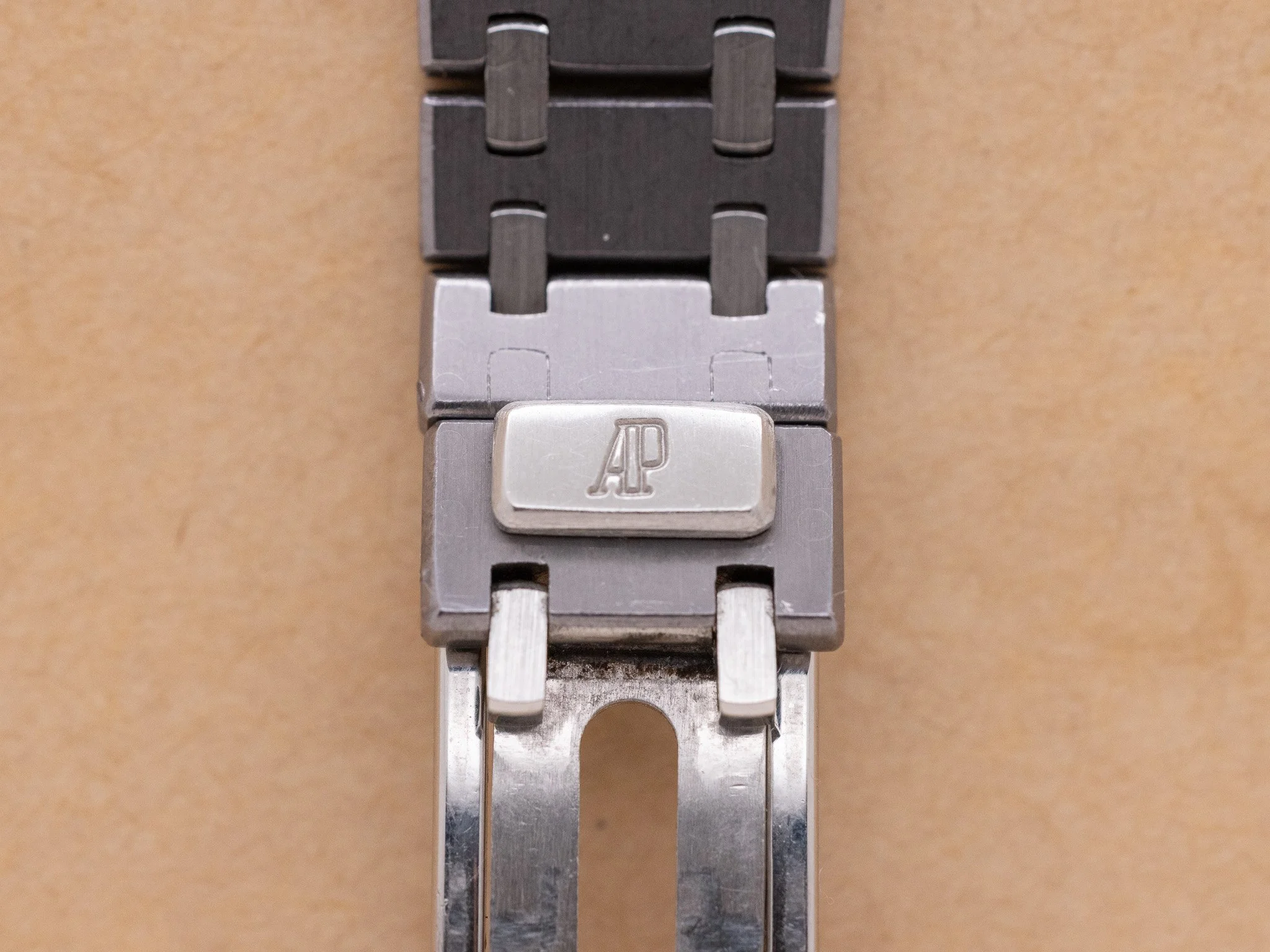 AP_56175TT_THHKP260712-05.jpg