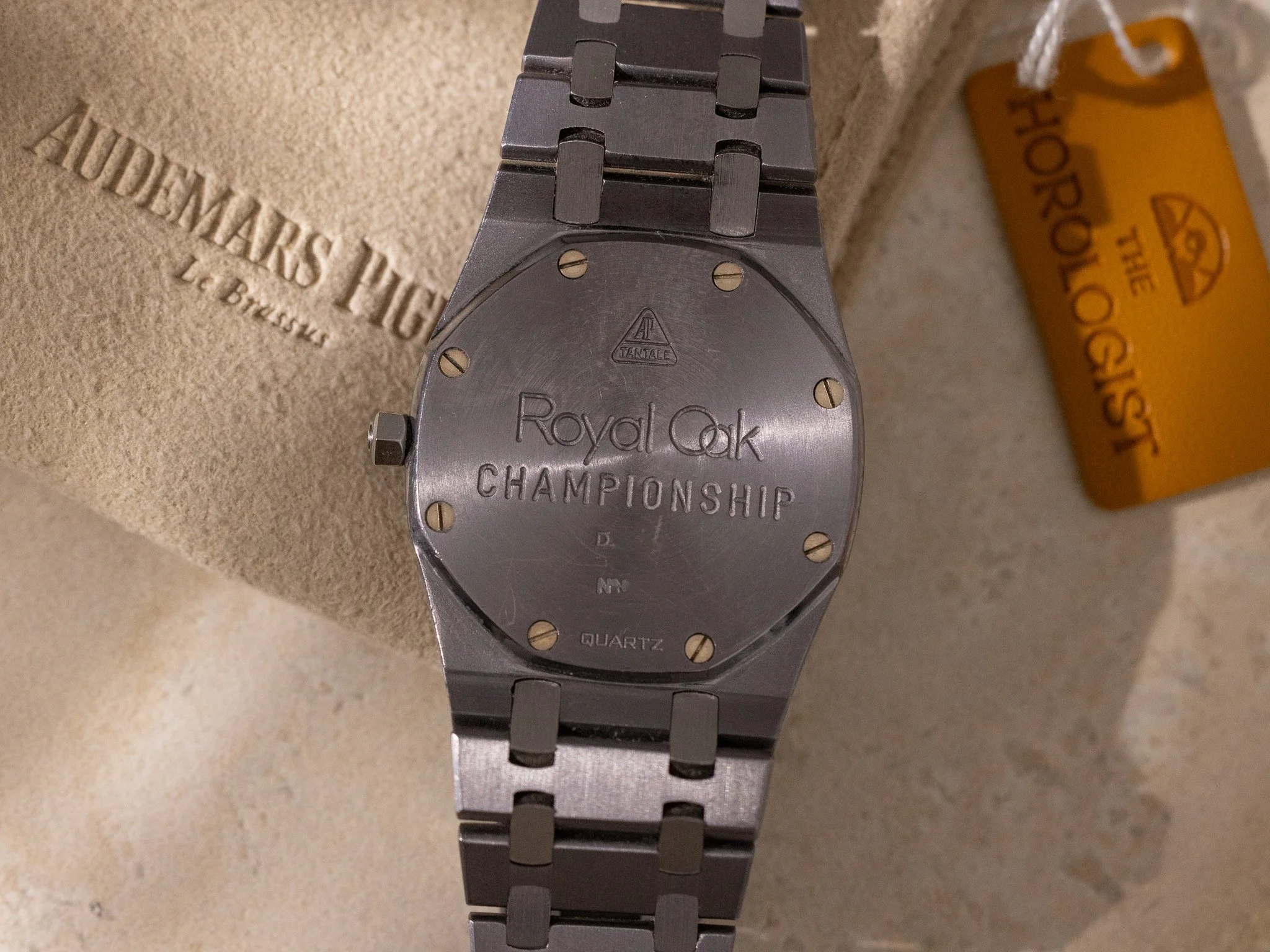 AP_56175TT_THHKP260712-09.jpg