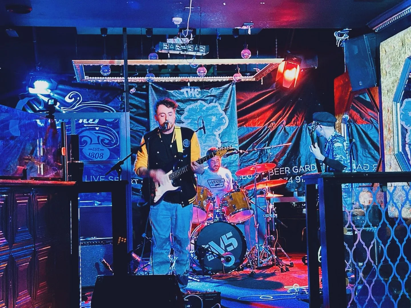 The calm before the storm.
Tomorrow night we&rsquo;re live at Callaghan&rsquo;s, Quigley&rsquo;s Point for Hard To Explain&rsquo;s album launch, joined by Stitch for what&rsquo;s shaping up to be a monster night of music.
See you in the noise. ⚡️

📅