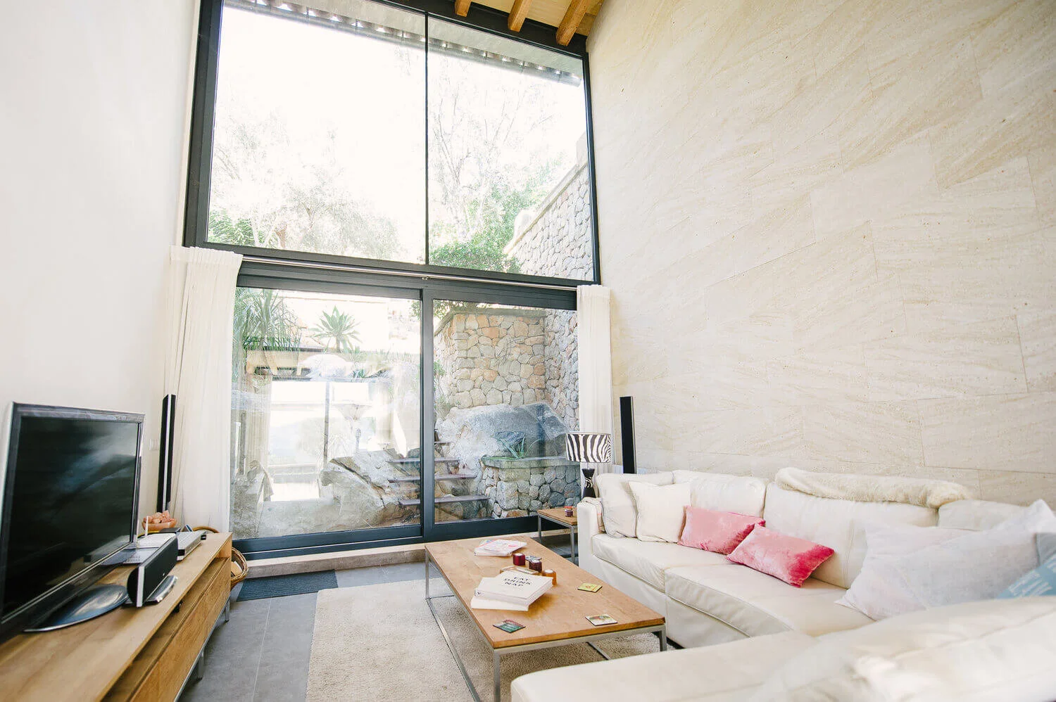  Peopletree Mallorca | Kundalini Yoga and Gong Meditation Retreat | Window / Studio / Room With A View / Luxury Villa Mallorca / Villa Rental Mallorca / Boutique Villa Alaro Mallorca 