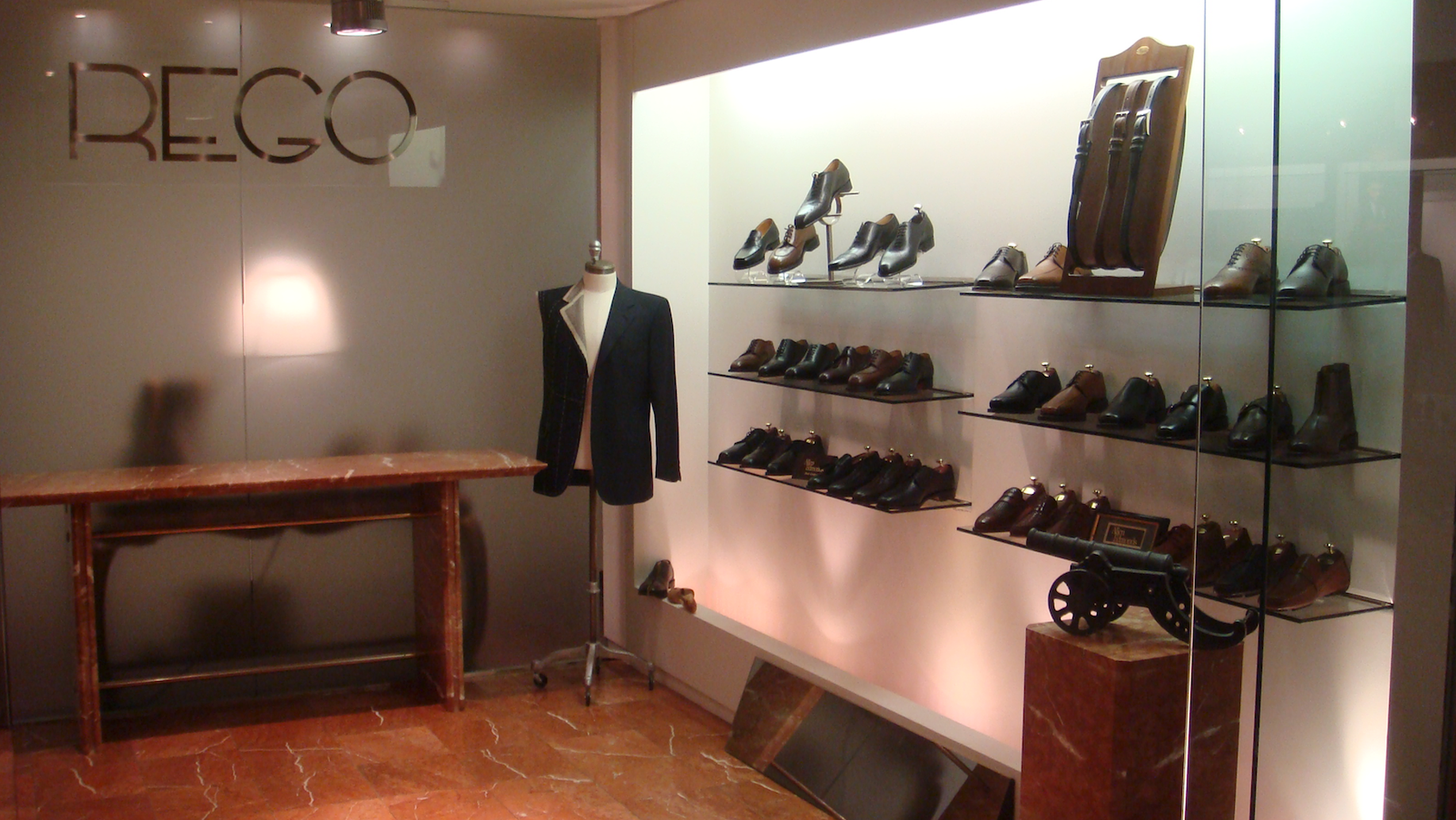 15_Shoe_Dept.png