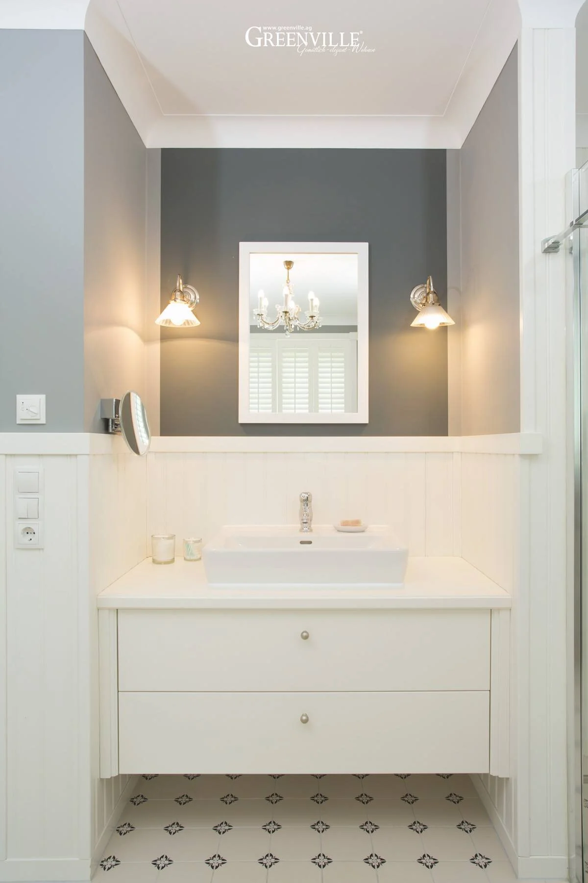 Die Nische ist dunkler gestrichen, um dem Raum mehr Tiefe zu geben.