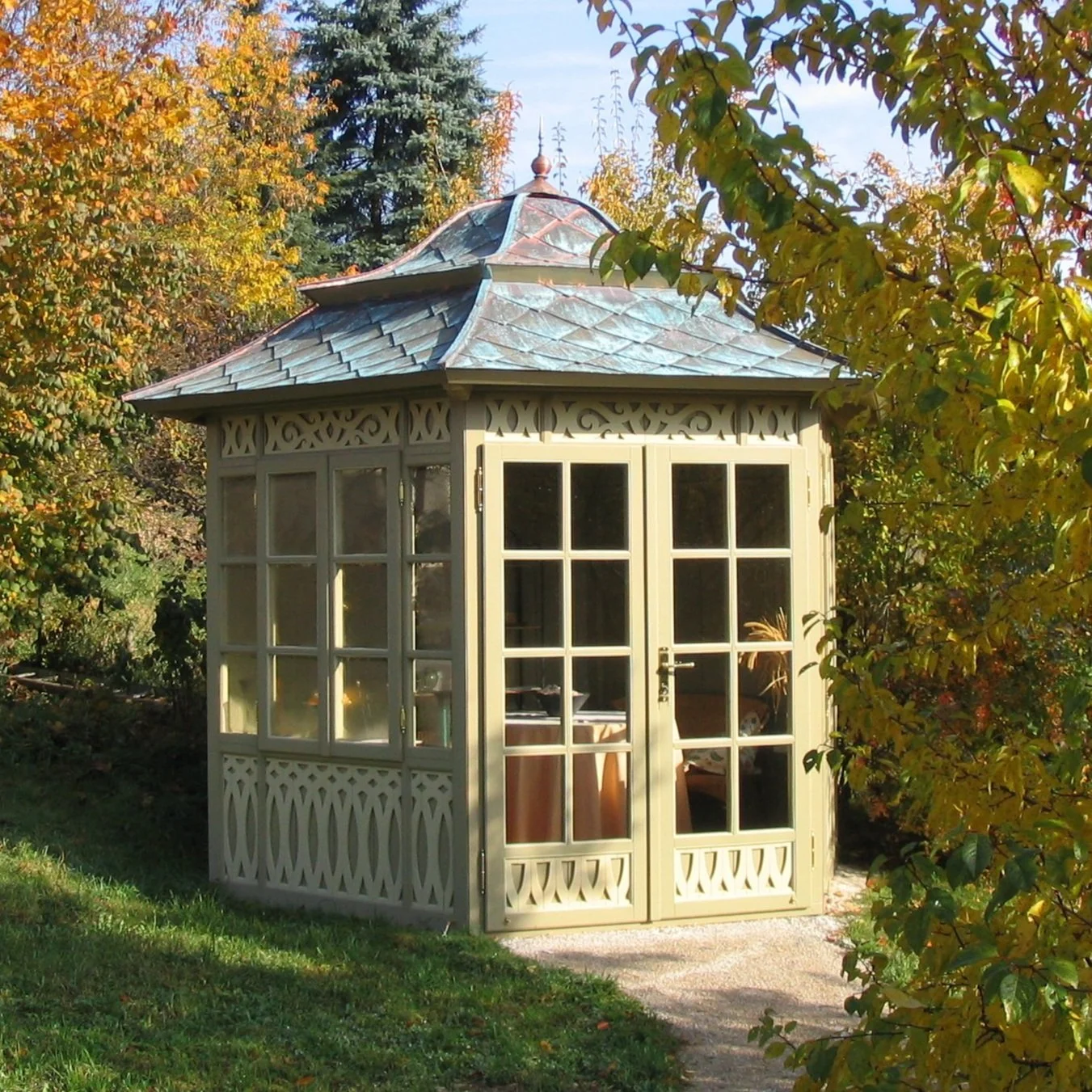 Pavillon-im-Gru%CC%88nen+%281%29.jpg