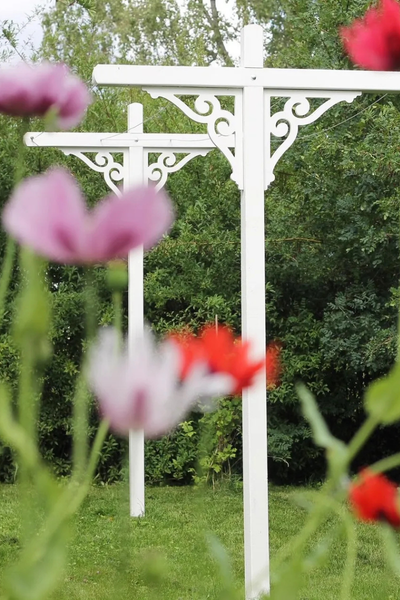 Welches Holz eignet sich für Giebelverzierungen