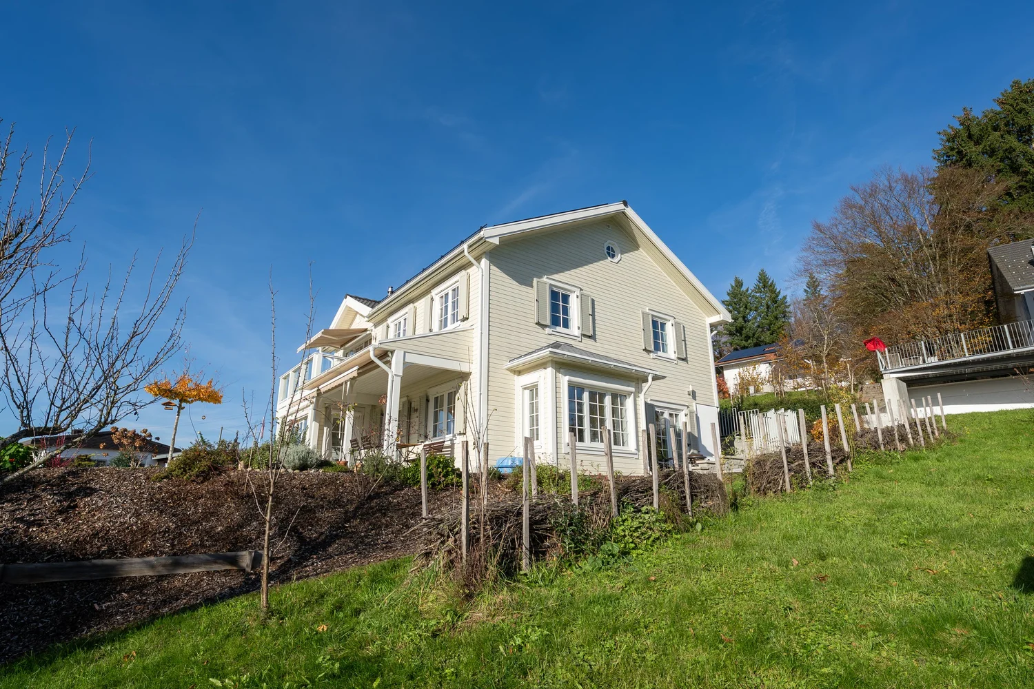 Schwedenhaus am Hang von Greenville, weitere Beispielprojekte
