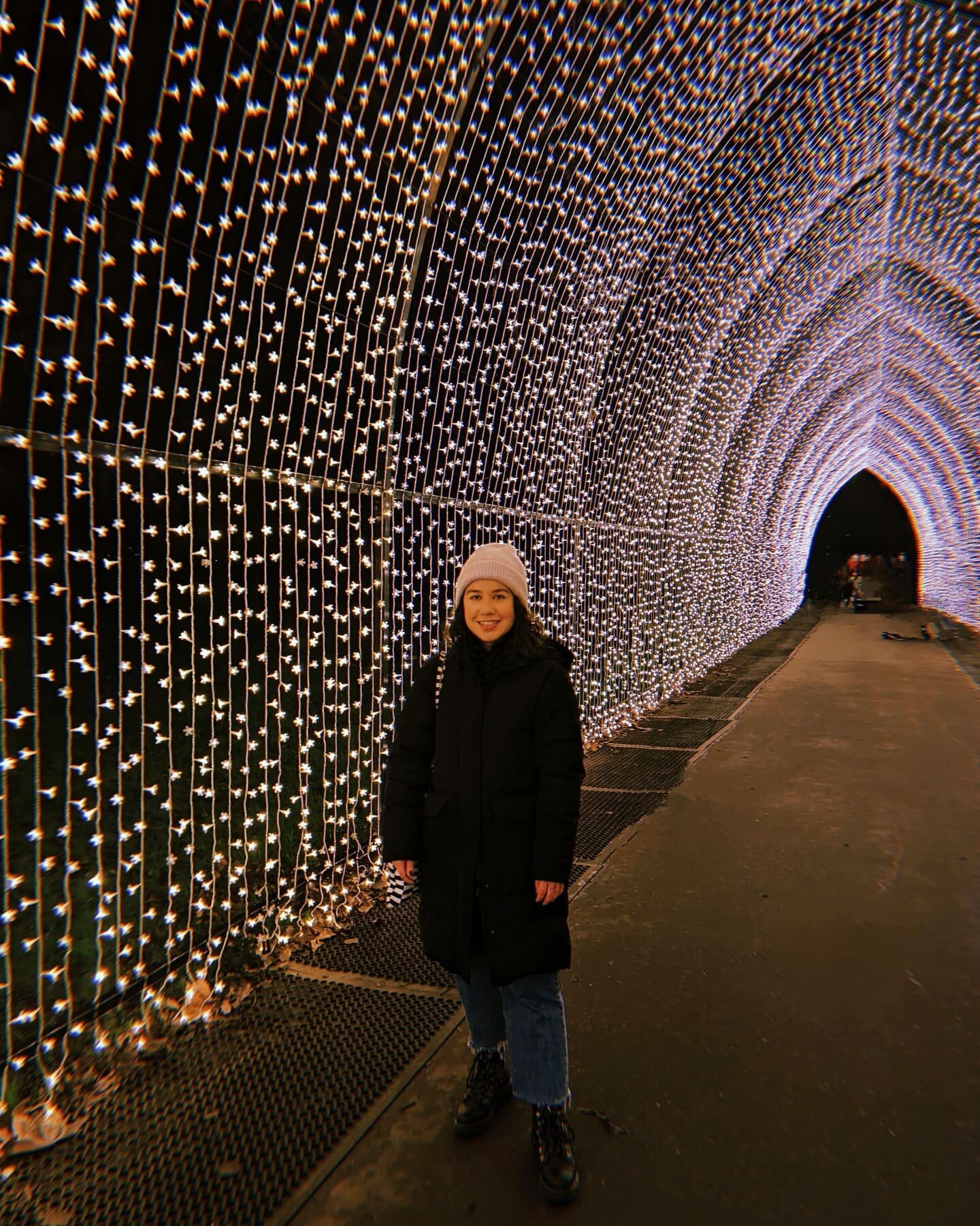 Only time you'll catch me wearing black is when it's freezing outside 🖤❄️ #christmasatkew