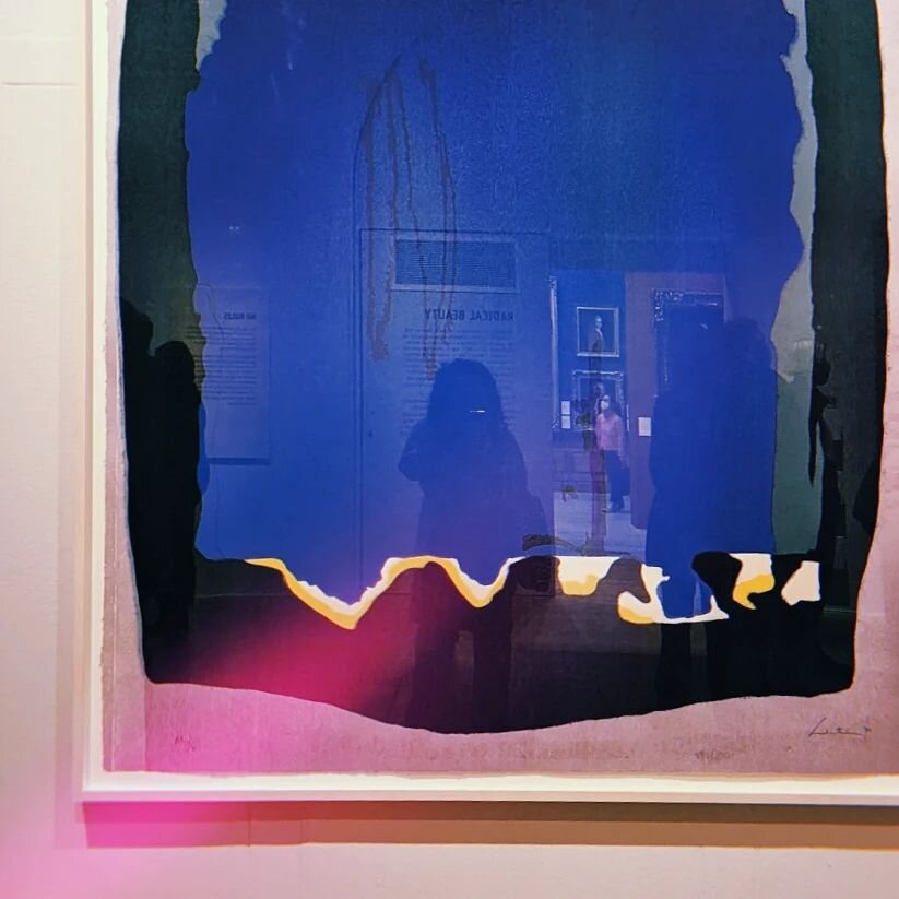 🌸 Radical Beauty: Helen Frankenthaler at @dulwichgallery 

I loved to see her use of expansive colour, using woodcuts in printmaking is something I've never seen before. Tangible but delicate, she continuously pushed boundaries through her medium ✨
