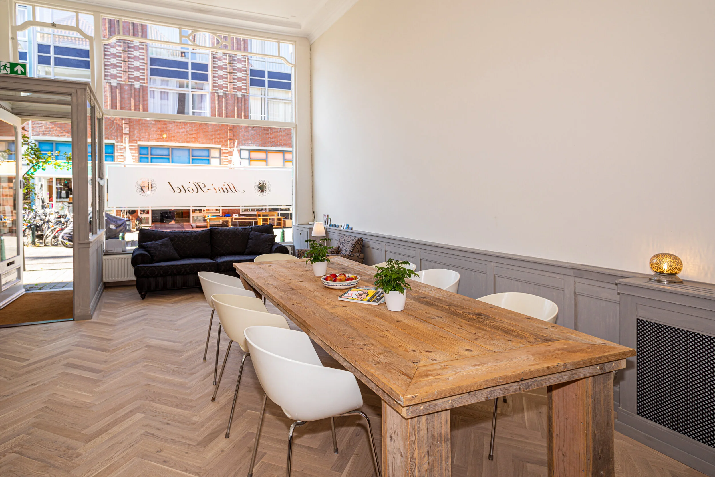 Mini Hotel Floris IV � Piet Heinstraat Den Haag-11.jpg