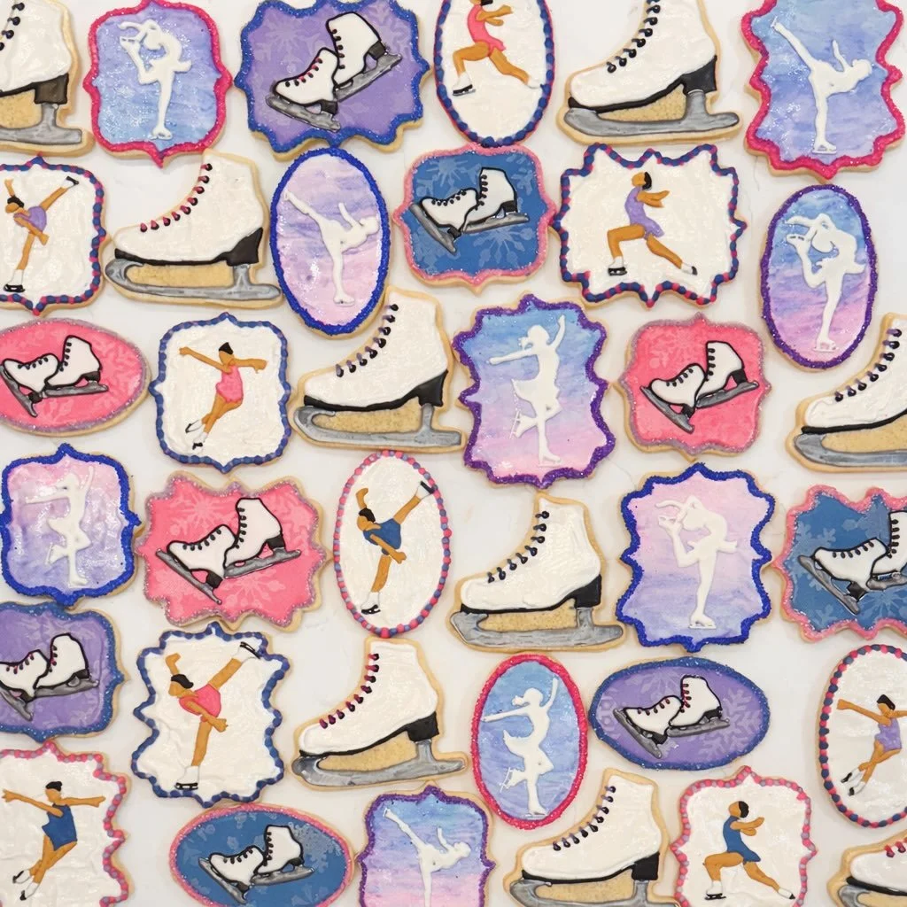 For the skater girlies!⛸️❄️

#royalicingcookies #cookiedecorating #figureskating #iceskating #cookieart