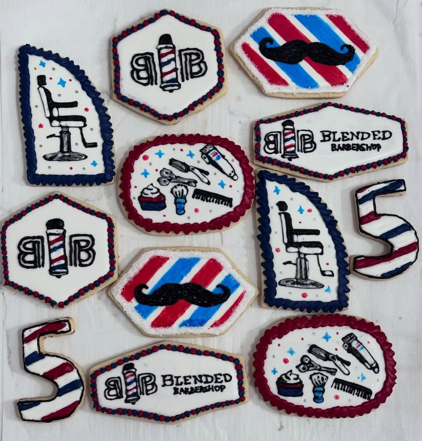 Happy 5 year anniversary to @blendedbarbershop_lb ! 💈✂️💇

#barbershop #barber #royalicingcookies #cookiedecorating #cookieart
