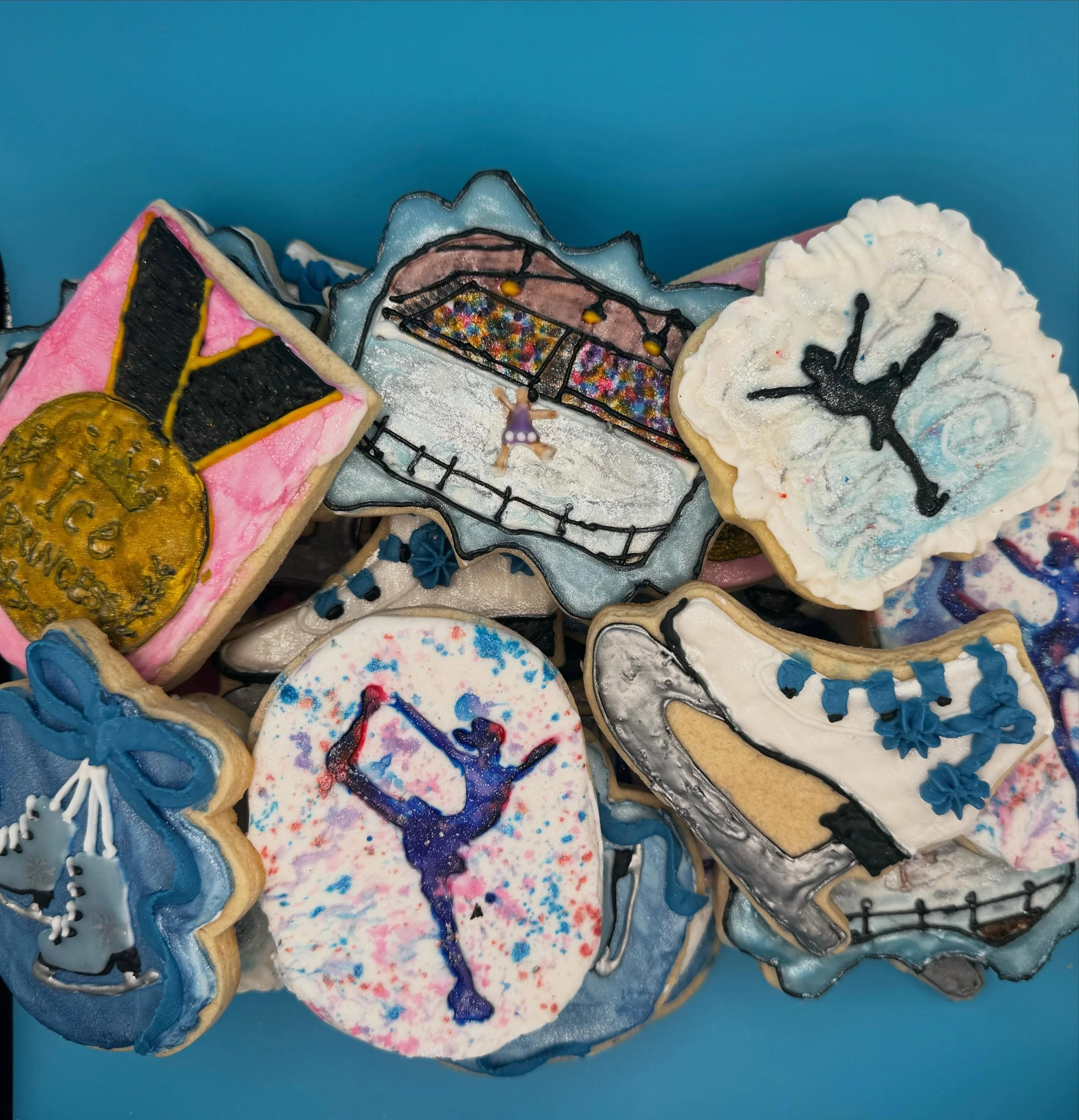 Ice princess energy 👑❄️⛸️ 

#iceprincess #figureskating #iceskating #royalicingcookies #cookiedecorator