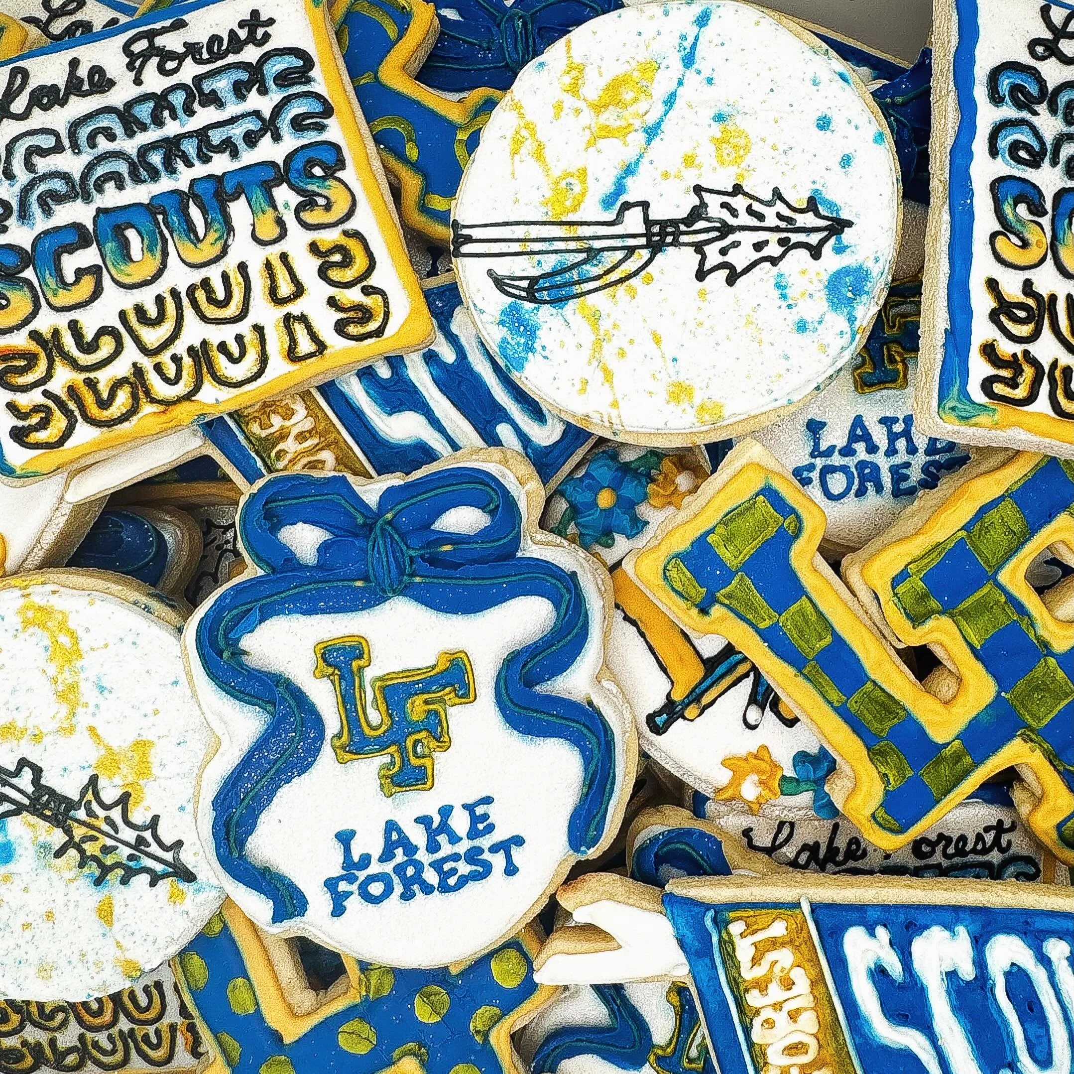 Scouts pride! Honored to make these cookies for some local 8th grade graduates headed to high school 💙 MI a q in 💛

For this order I wanted to shout out @katherines_cookies. Honestly the BEST 3D printed cookie cutters I have ever used&hellip; liter
