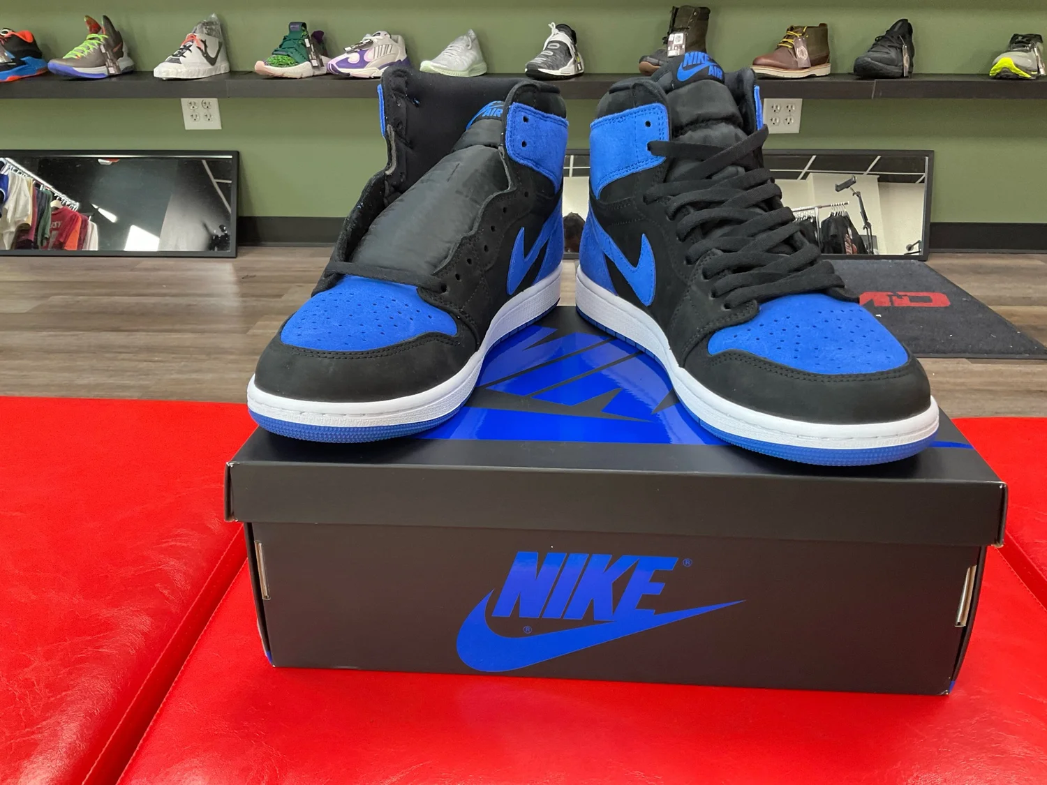 AIR JORDAN 1 RETRO HI OG REIMAGINED ROYALS SIZE 9.5 NEW — Shoe MD