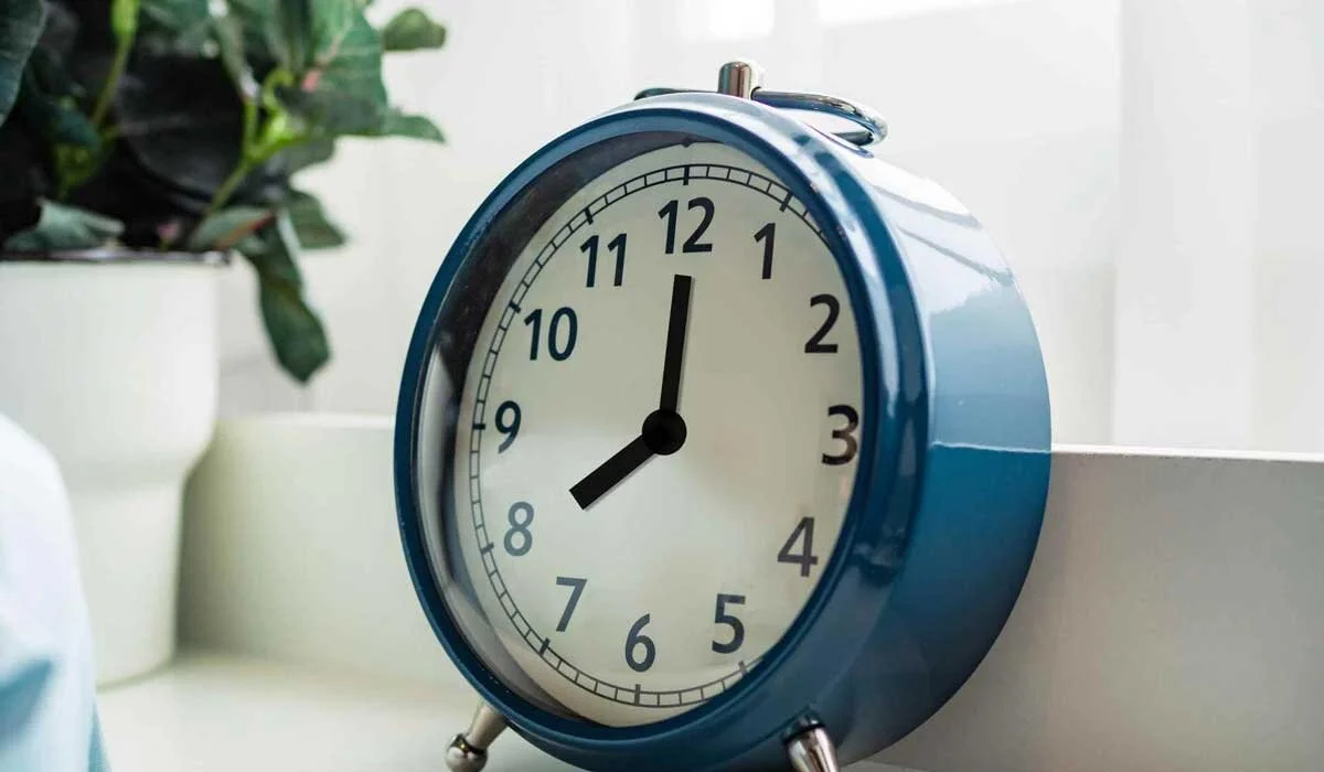 How Many Hours Of Sleep Do We Really Need? 8 Hours Sleep Is A Myth. Here’s The Ideal