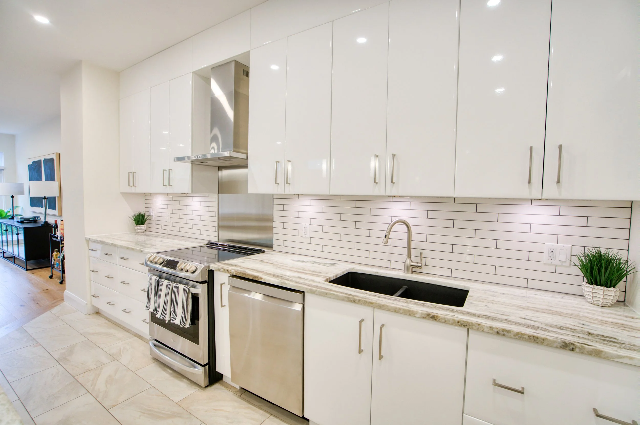 49 AYLEN AVE-15.jpg