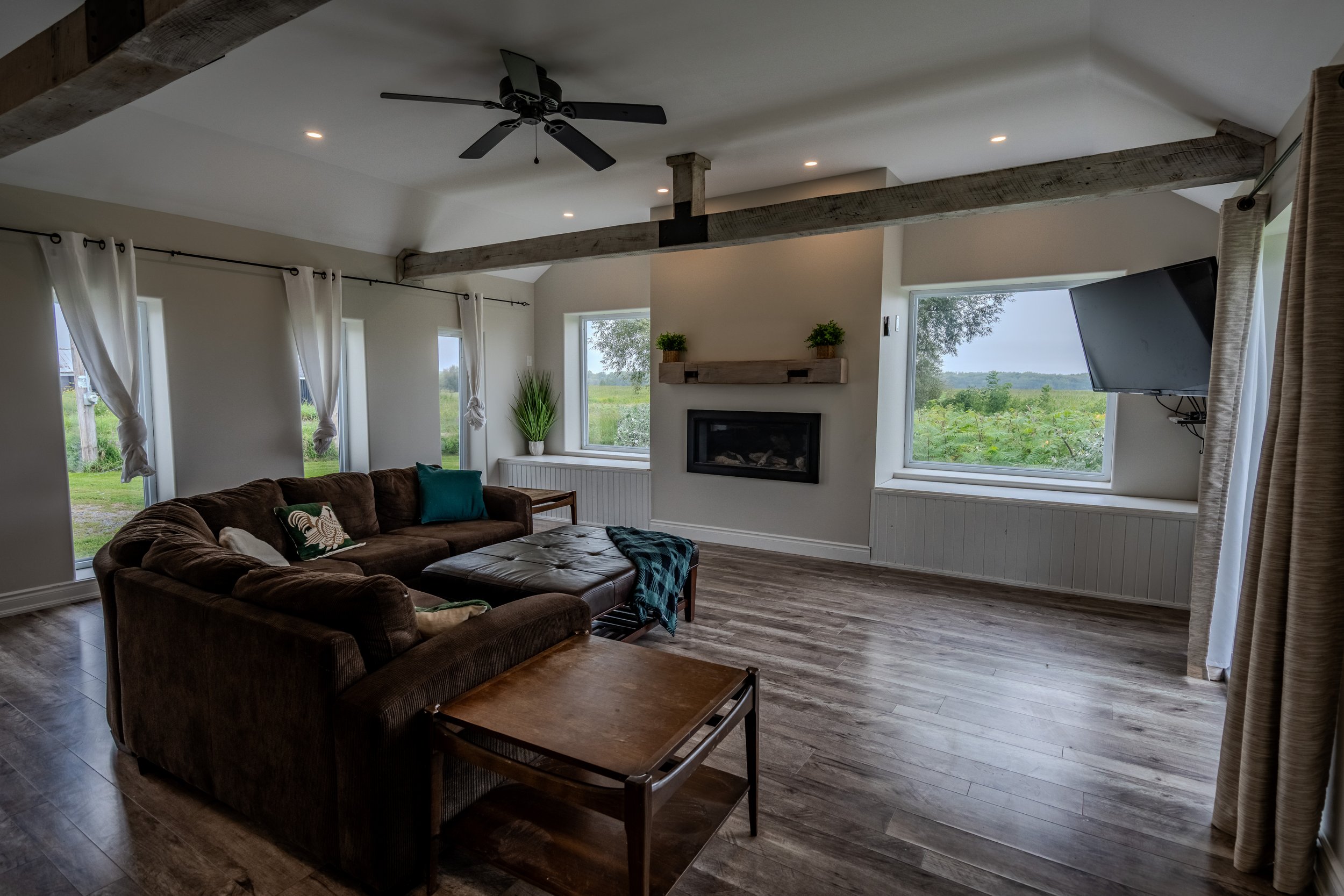 3570 Dunrobin Rd-4.jpg