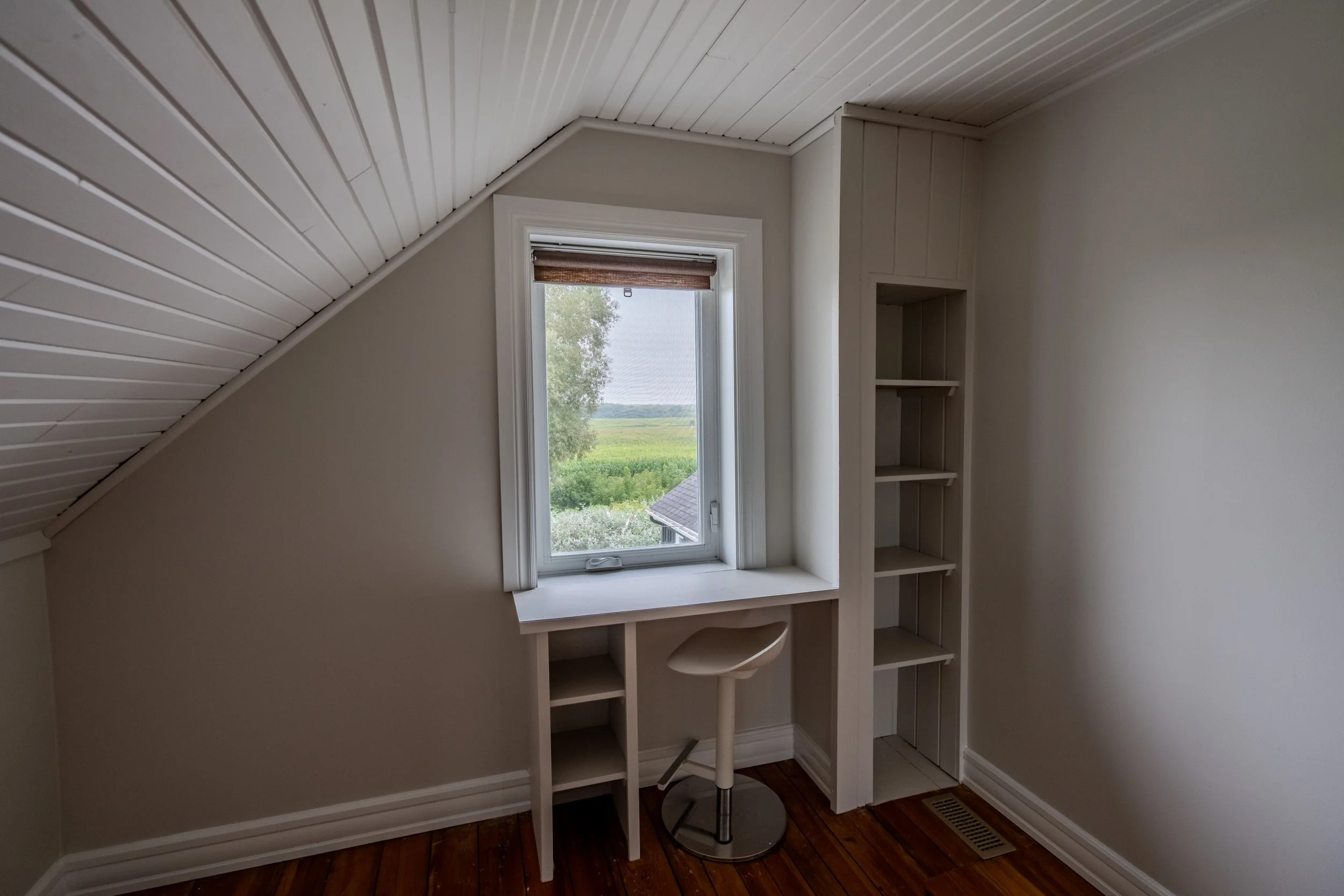 3570 Dunrobin Rd-31.jpg