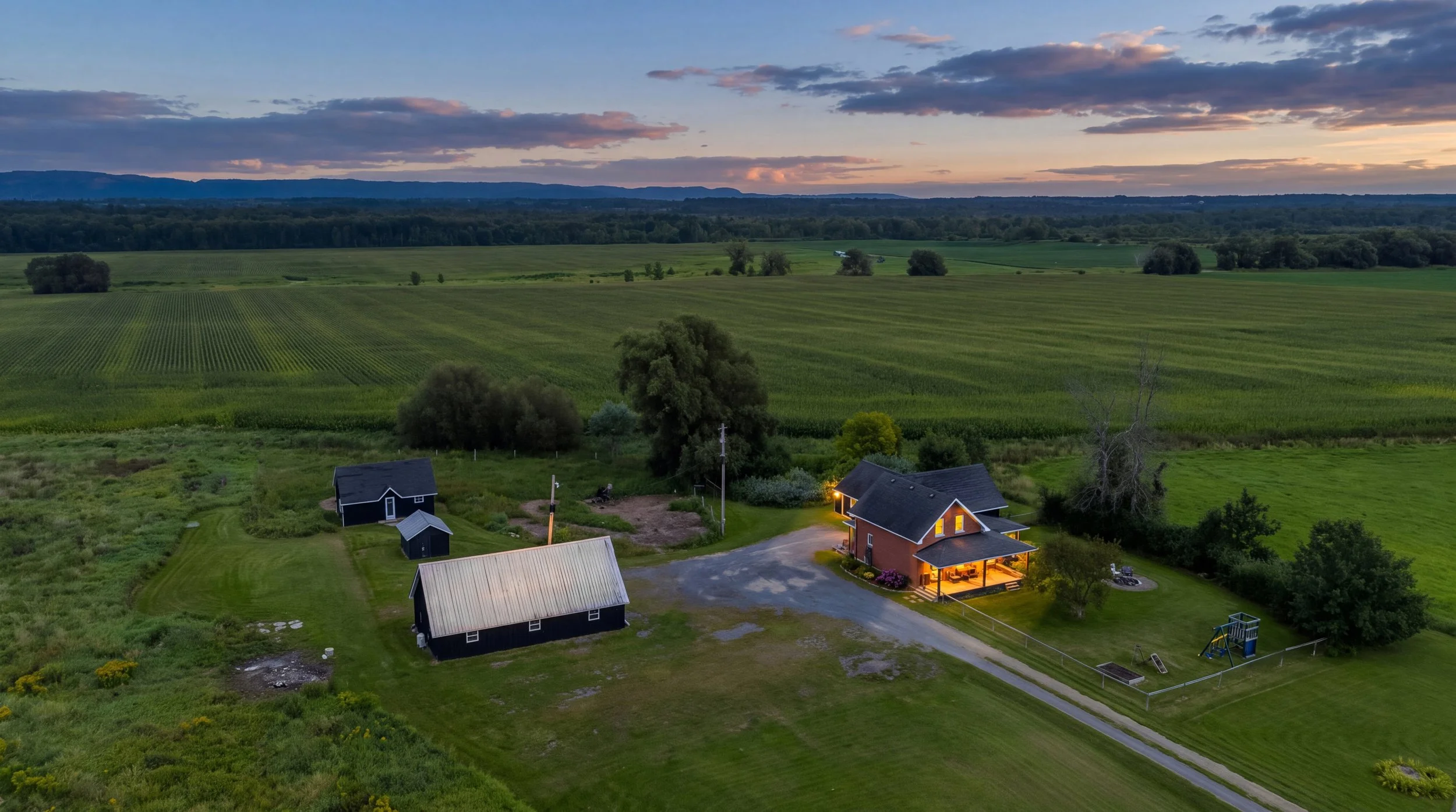 DuskShot - 3570 Dunrobin.jpg