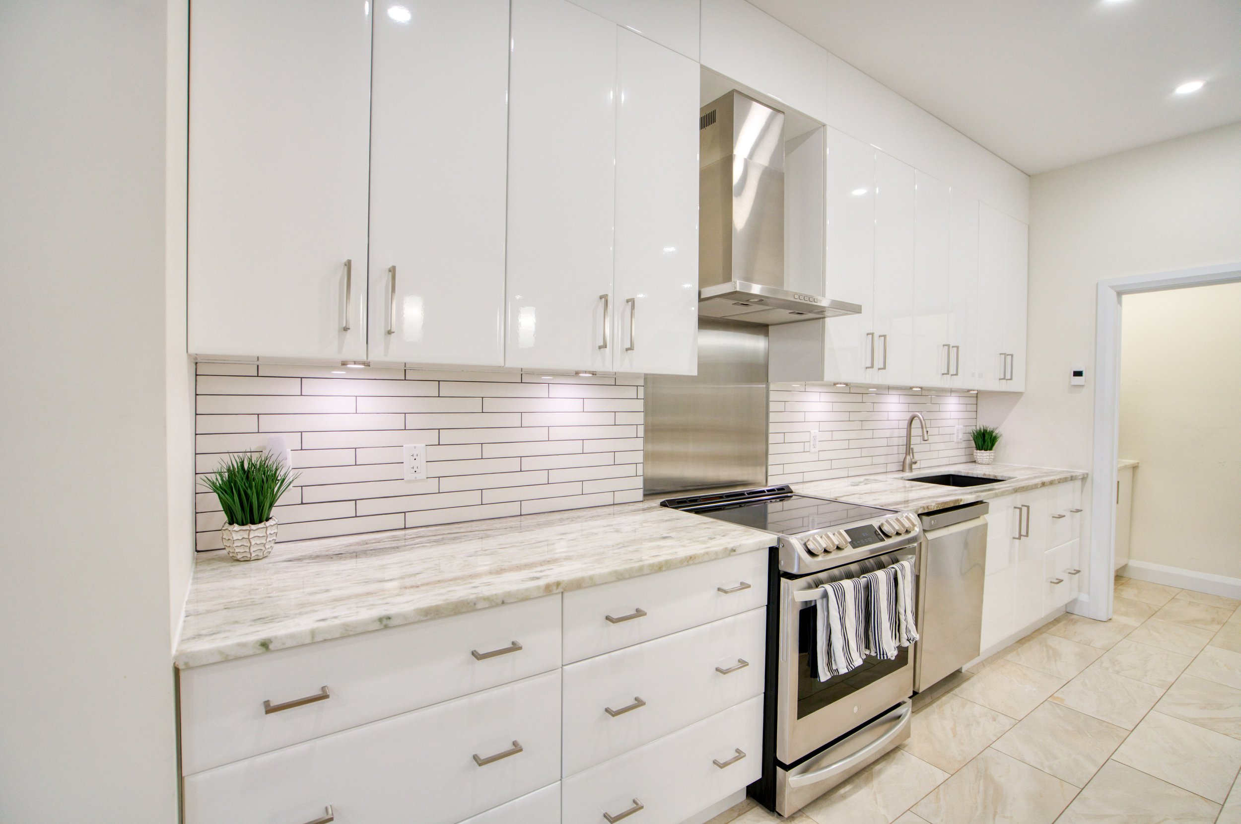 49 AYLEN AVE-14.jpg