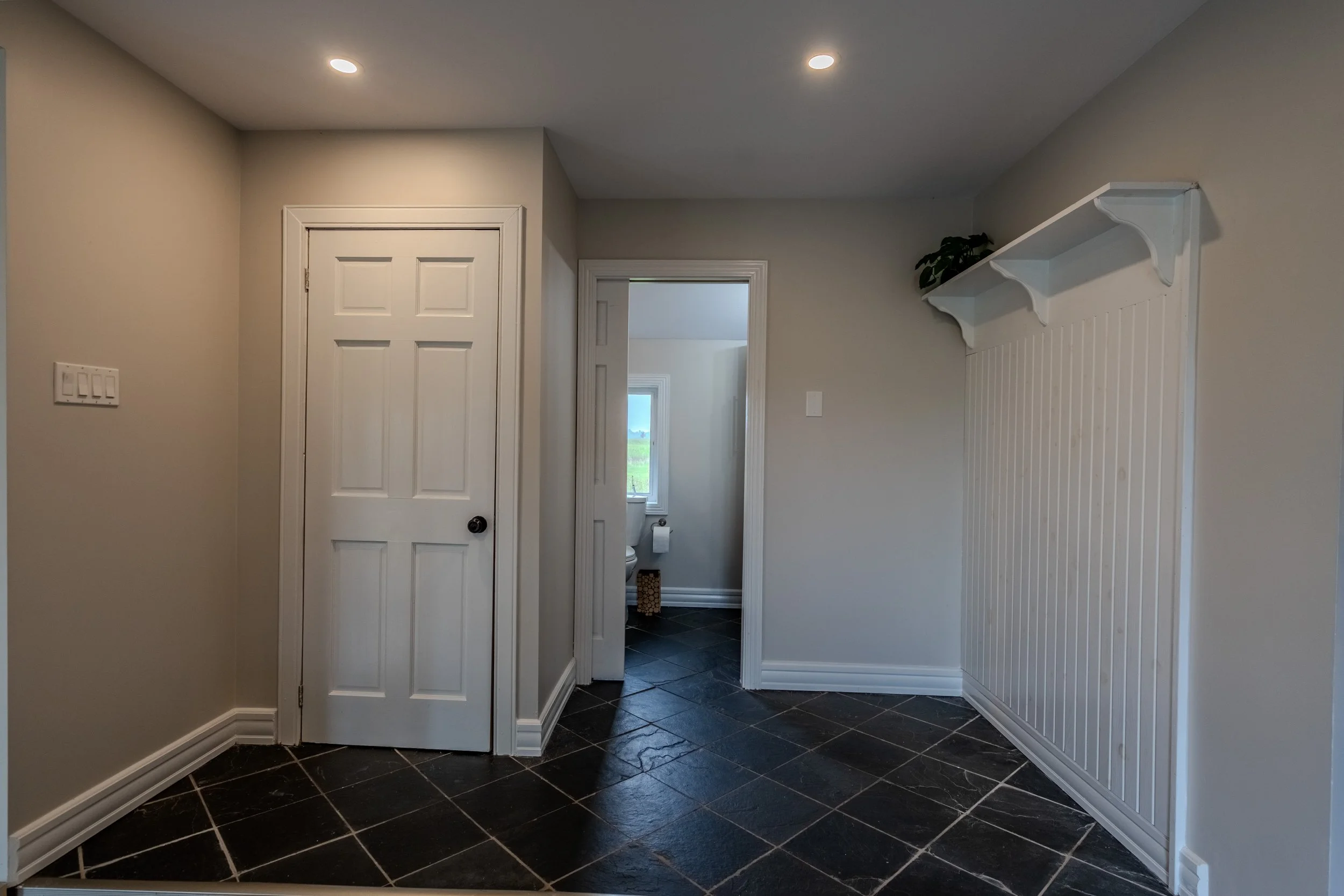 3570 Dunrobin Rd-11.jpg