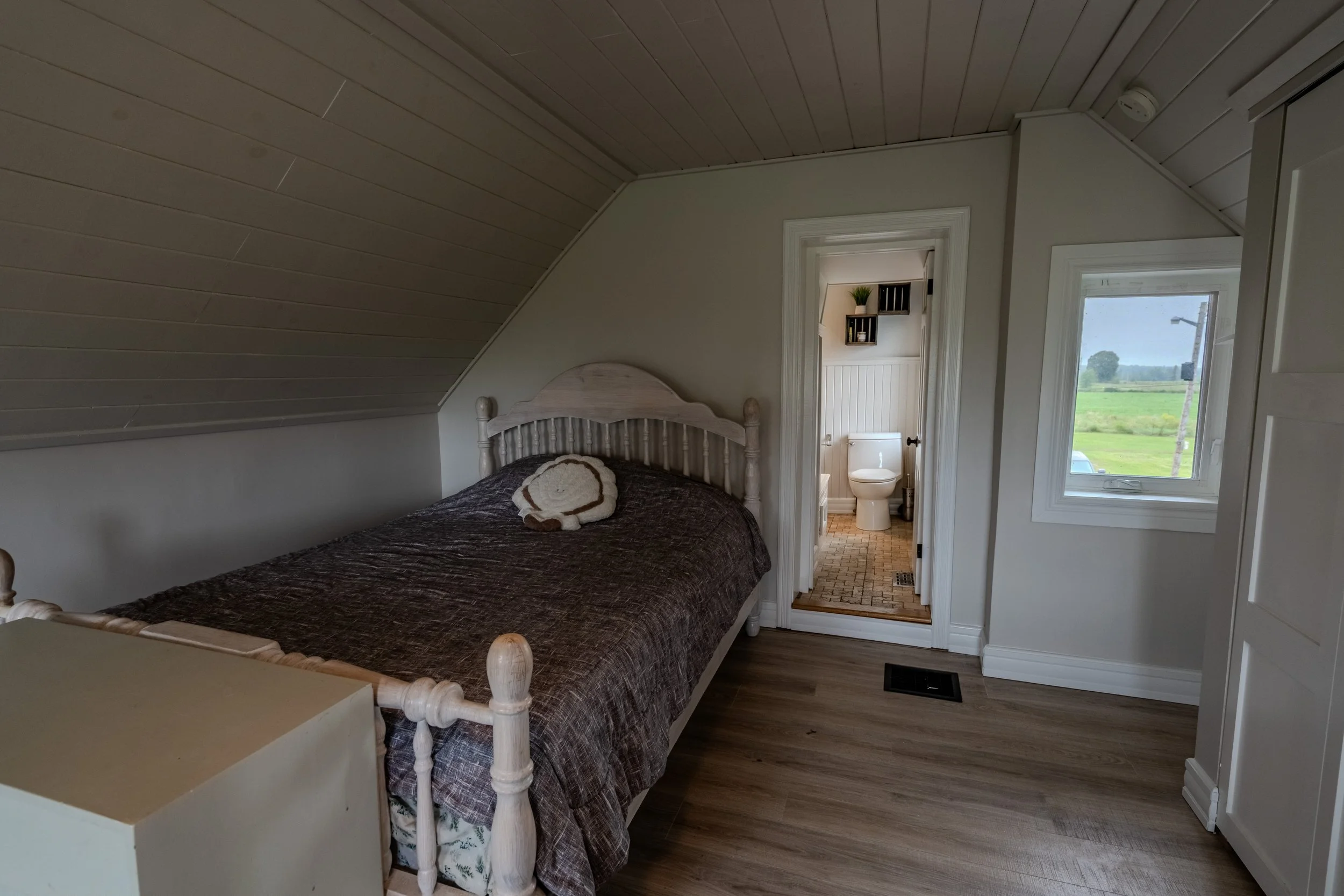3570 Dunrobin Rd-38.jpg