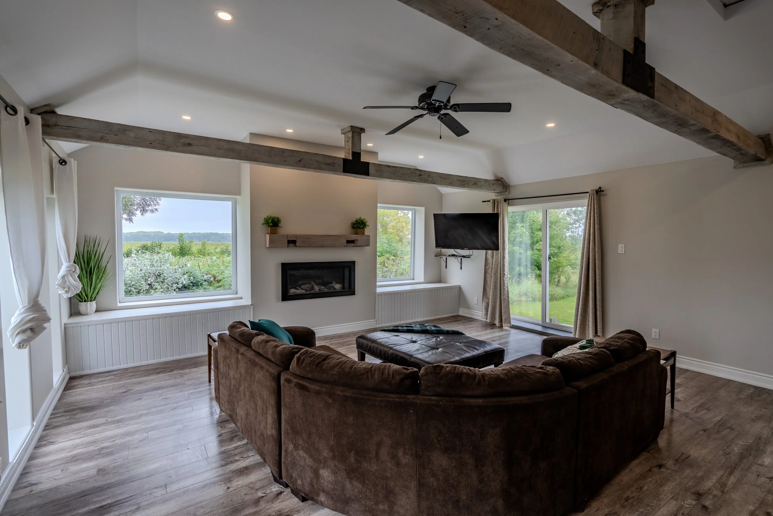 3570 Dunrobin Rd.jpg