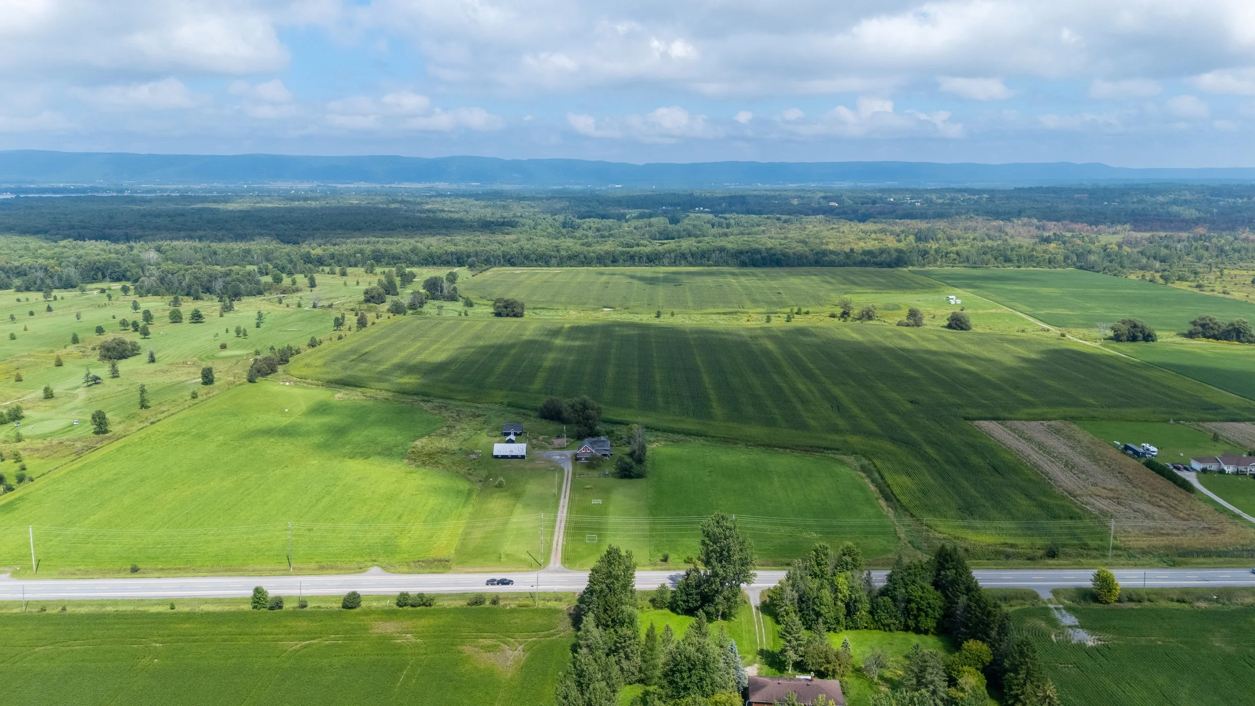 3570 Dunrobin Rd-89.jpg
