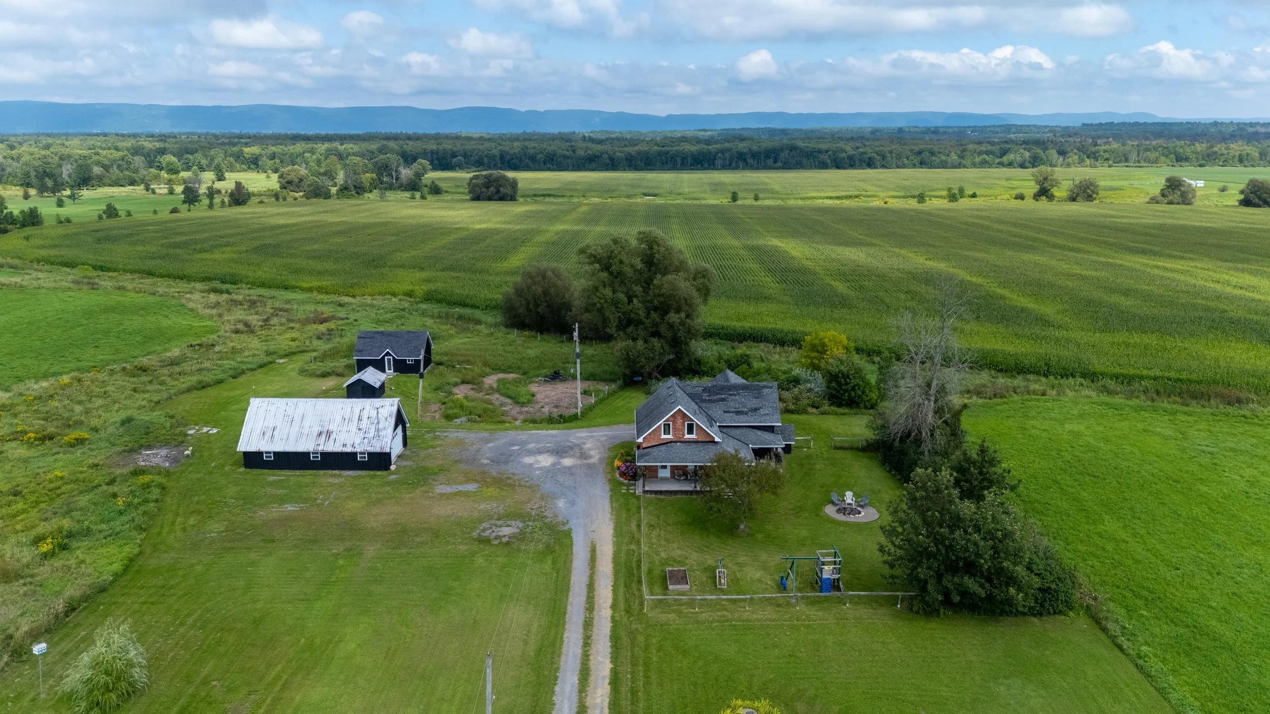 3570 Dunrobin Rd-81.jpg