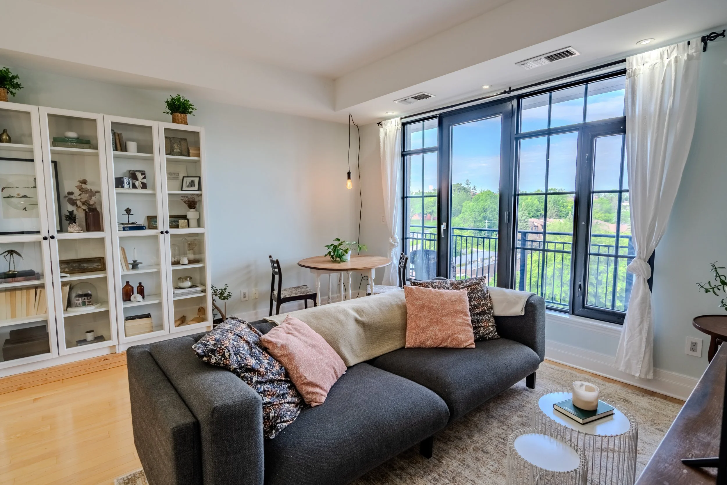 708-327BreezehillAveS-66.jpg