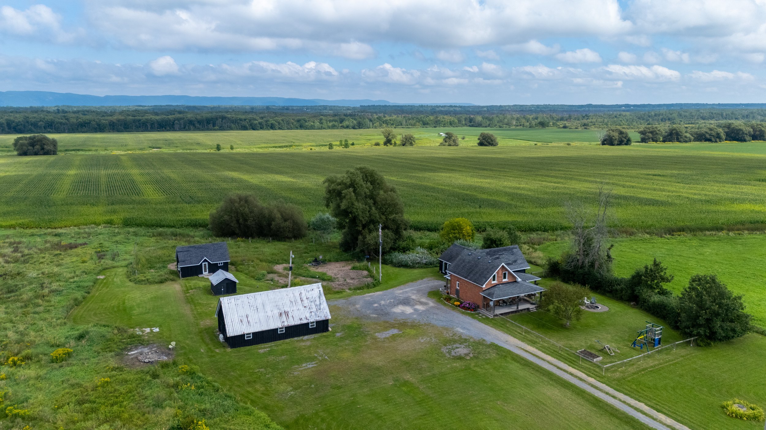 3570 Dunrobin Rd-82.jpg