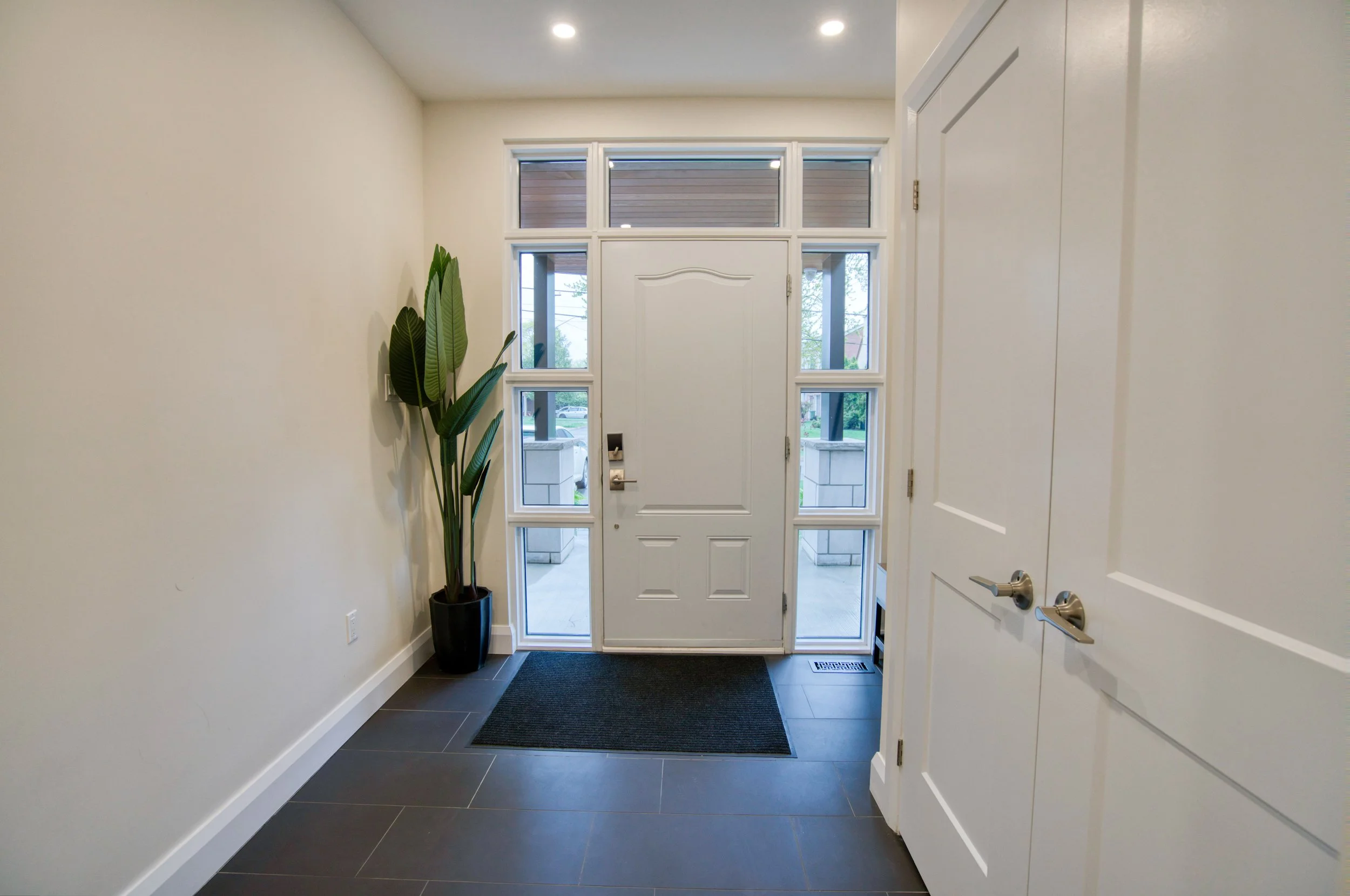 49 AYLEN AVE-2.jpg