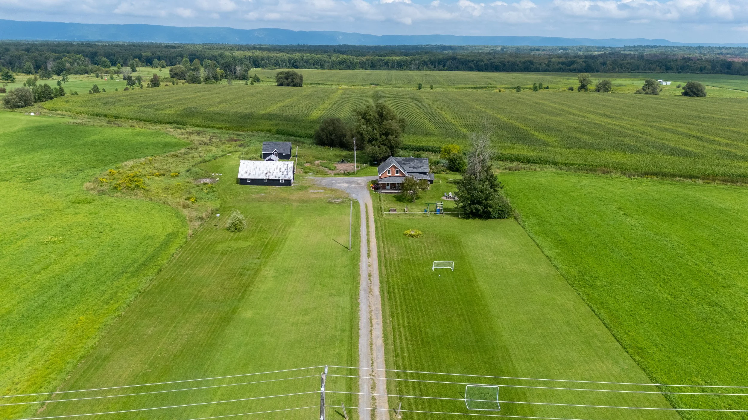 3570 Dunrobin Rd-75.jpg